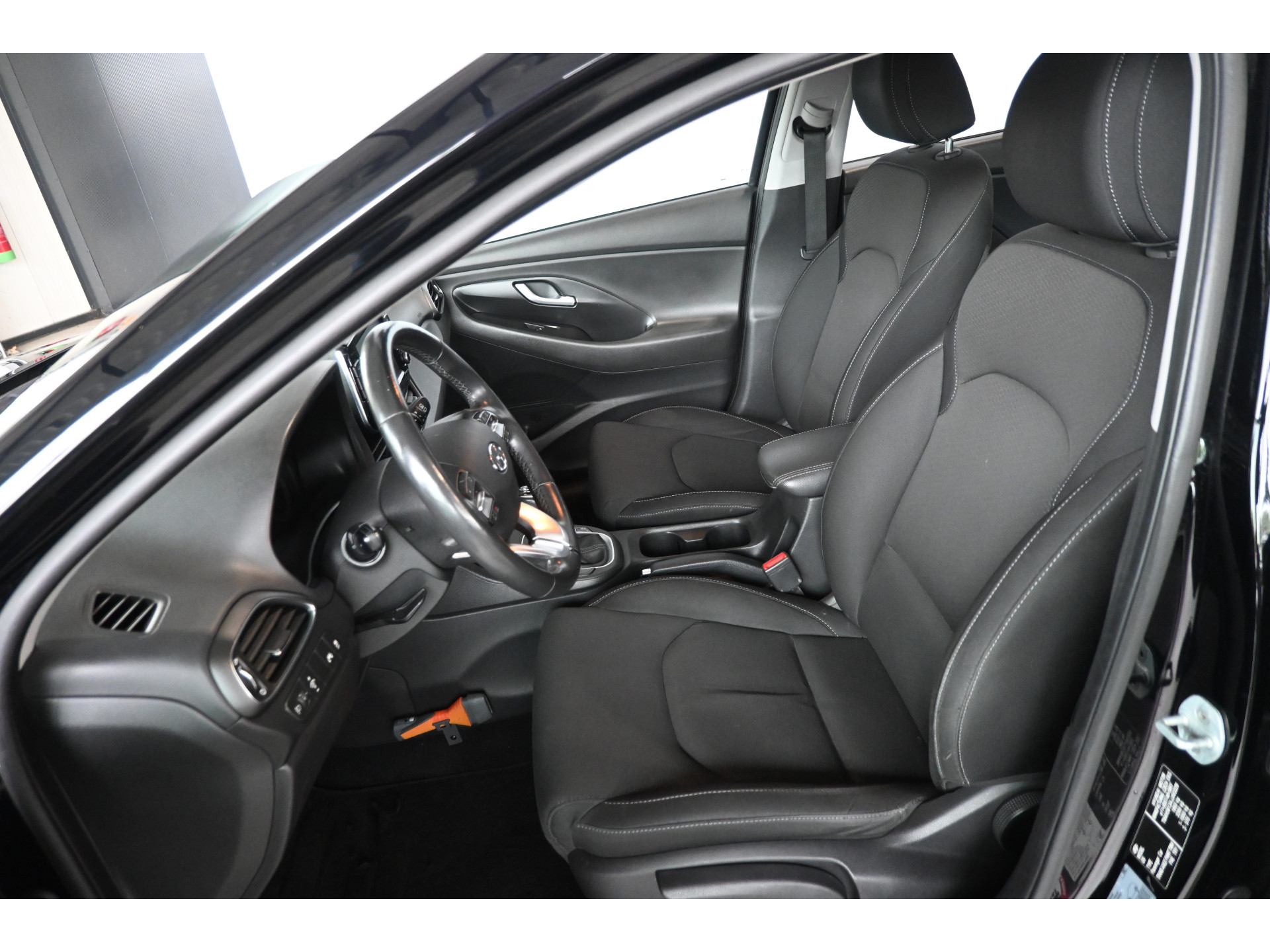 Hyundai i30 Wagon 1.4 T-GDI Comfort Clima Navigatie Camera Trekhaak Rijklaarprijs Inruil Mogelijk!