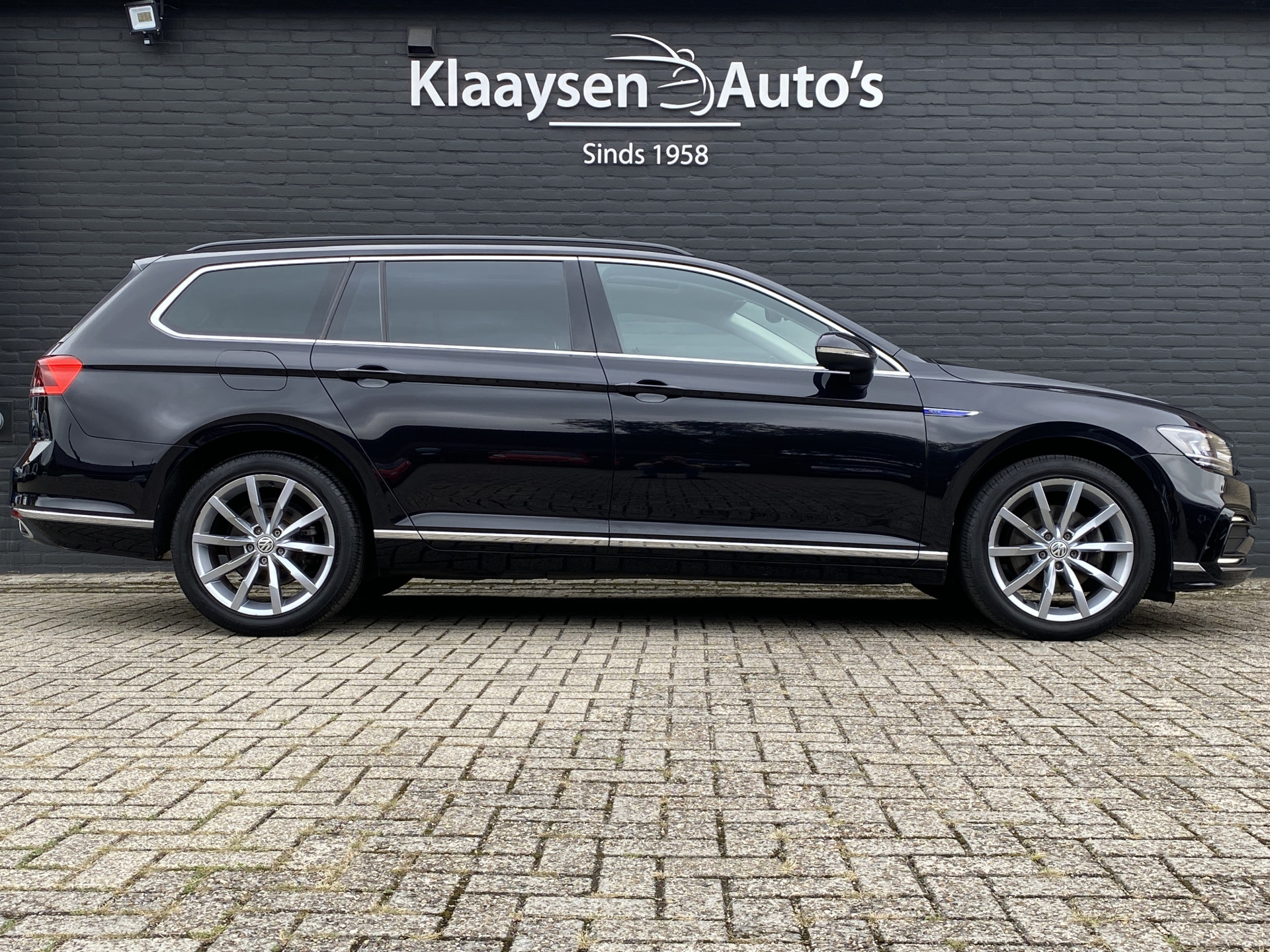 Volkswagen Passat Variant 1.4 TSI PHEV GTE Business | 1e eigenaar | navigatie | trekhaak | panoramadak | virtual cockpit | camera | BTW