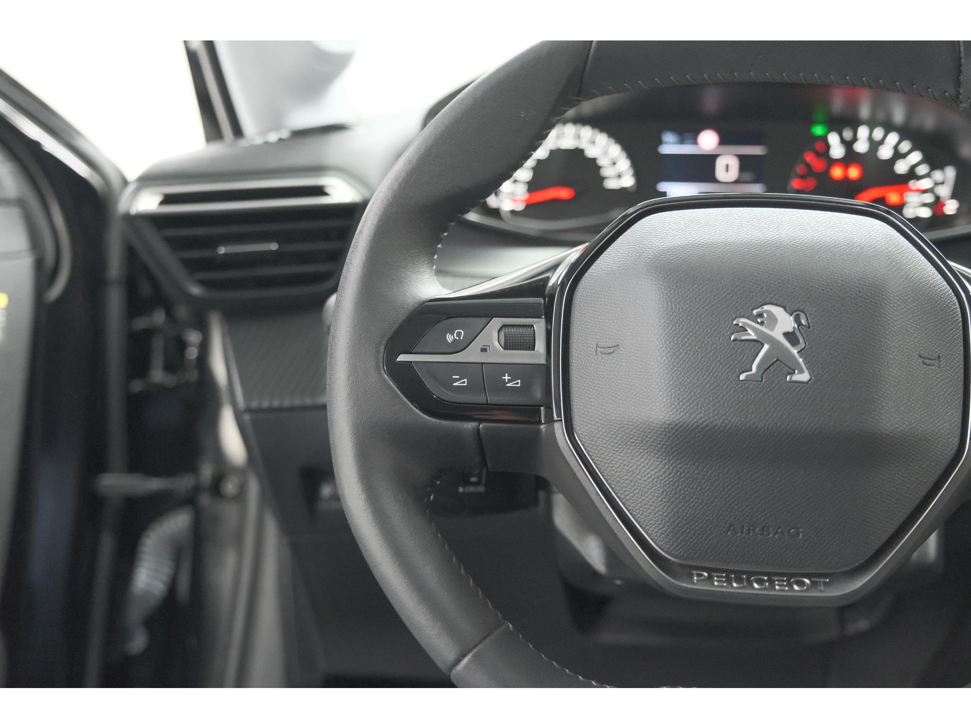 Peugeot 208 PureTech 100 Allure Pack | Camera | Apple Carplay | Stoelverwarming | Parkeersensoren