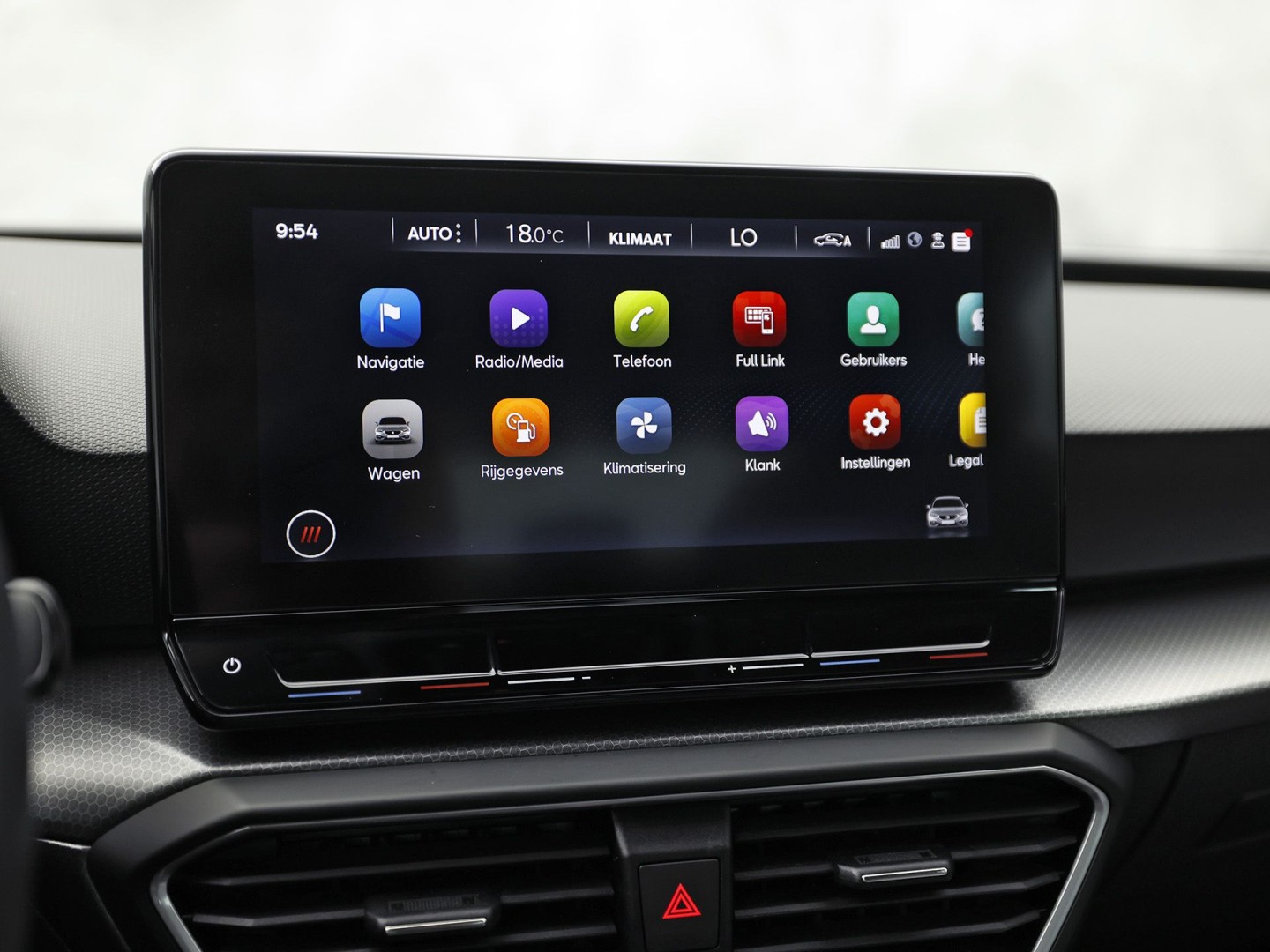 SEAT Leon 1.0 eTSI Intense Sport Automaat (VIRTUAL COCKPIT, APPLE CARPLAY, GROOT NAVI, CAMERA, SPORTSTOELEN, KEYLESS, ADAPTIVE CRUISE, NIEUWSTAAT)