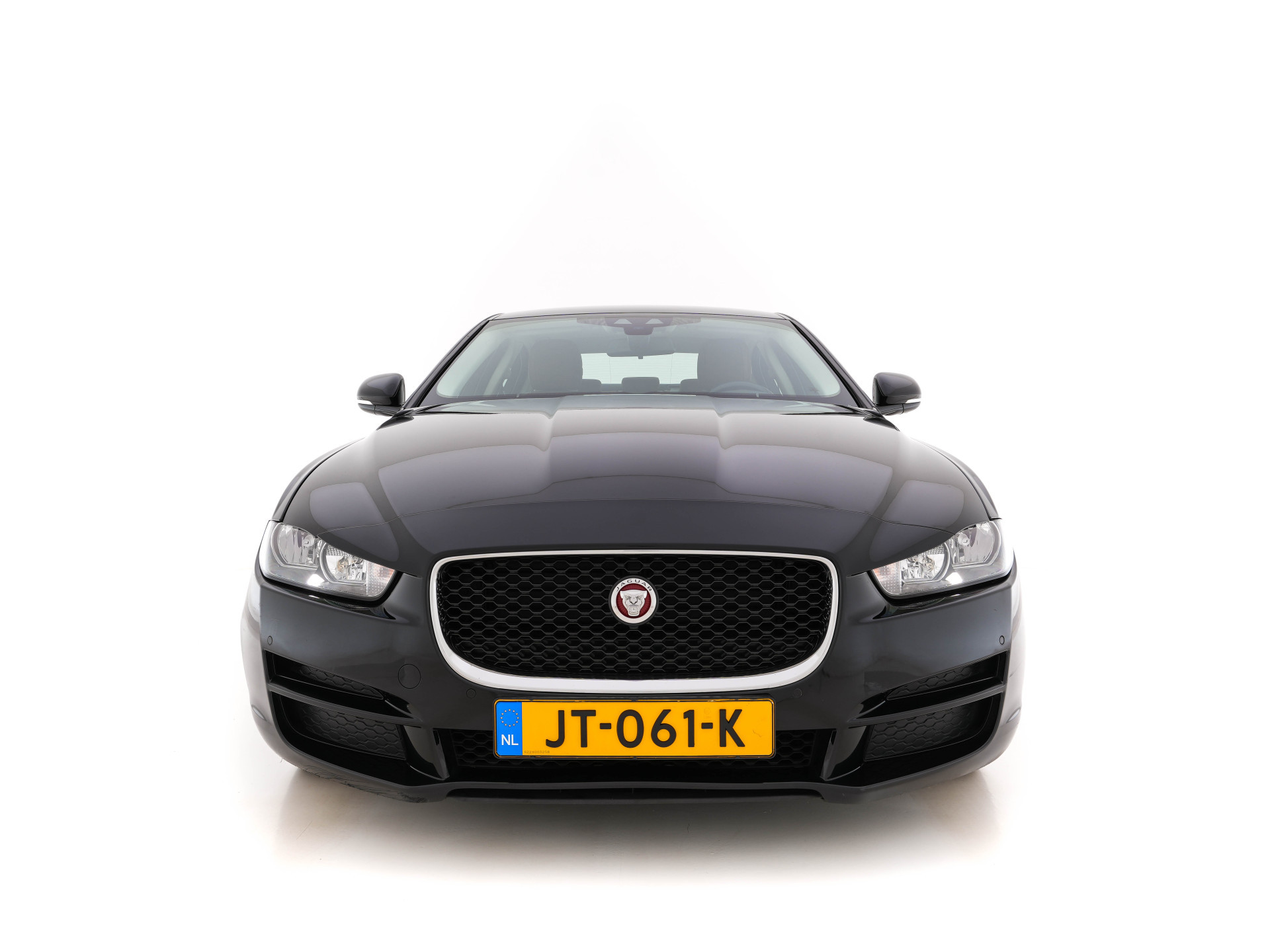 Jaguar XE 2.0 D Pure ( ⚠️ ) Aut. *LEATHER | NAVI-FULLMAP | HEATED-COMFORTSEATS | CAMERA | ECC | SHIFT-PADDLES | LANE-ASSIST | PDC | SHIFT-PADDLES | LANE-ASSIST | JAGUAR-AUDIO | CRUISE | 17''ALU*