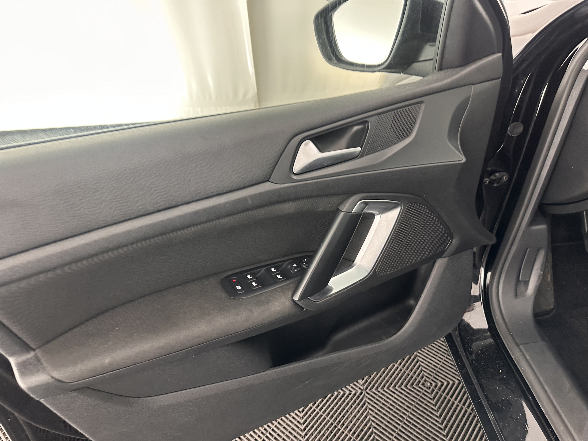 Peugeot 308 SW 1.6 BlueHDI Blue Lease Executive [⚠️] *PANO | NAVI-FULLMAP | ECC | PDC | CRUISE | CAMERA | TOWBAR | COMFORT-SEATS | 16''ALU*