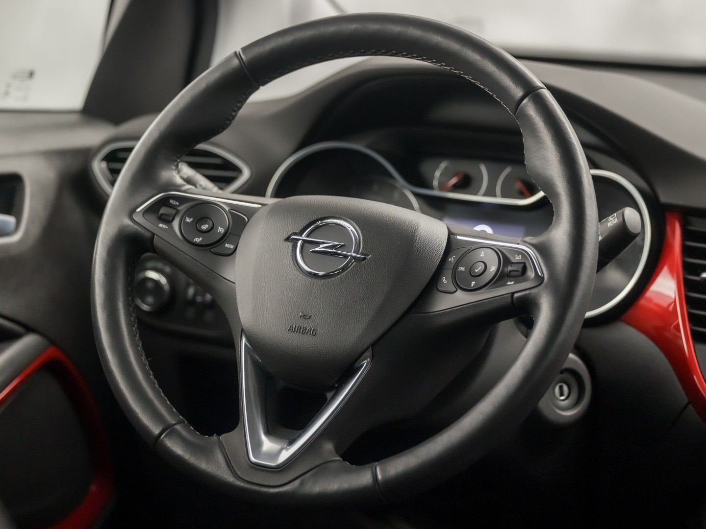 Opel Crossland 1.2 Turbo GS Sport Automaat 131Pk (TWO TONE, GROOT NAVI, APPLE CARPLAY, 360 CAMERA, LM VELGEN, STOELVERWARMING, NIEUWE APK, NIEUWSTAAT)