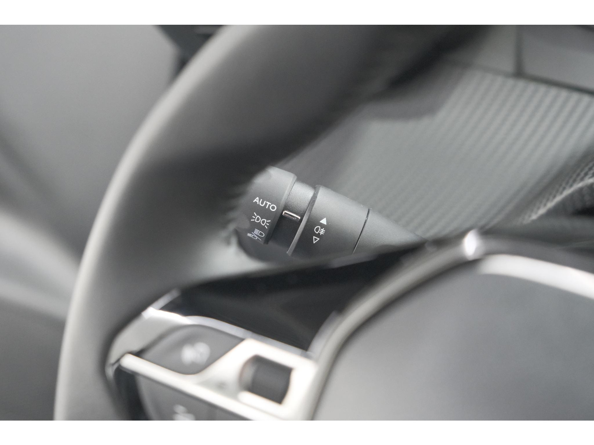 Peugeot 208 PureTech 100 Allure Pack | NIEUW MODEL | Apple CarPlay | Parkeersensoren | Climate Control