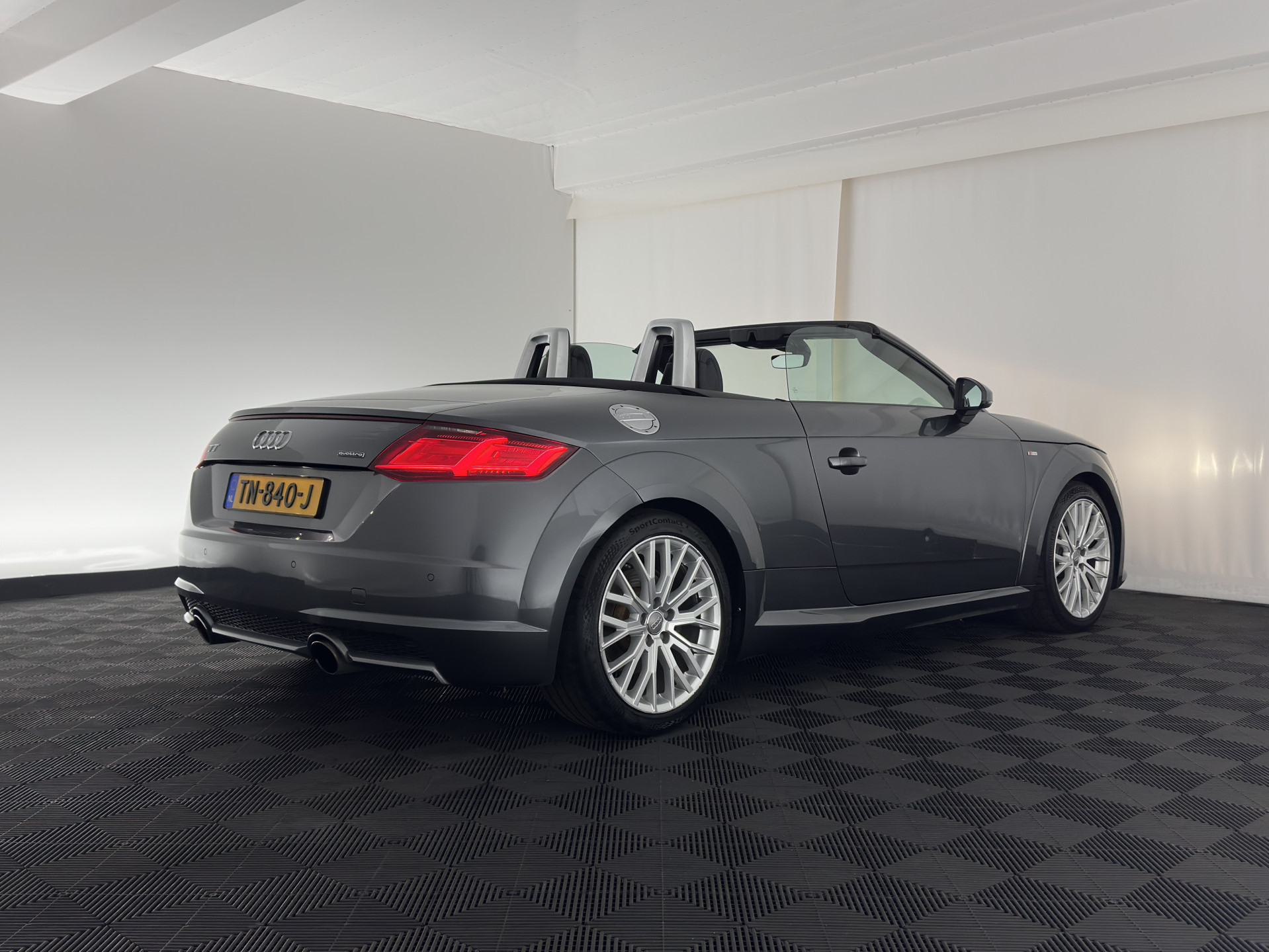 Audi TT Roadster 2.0 TFSI S-Line Pro Line Quattro Aut. *LEATHER-ALCANTARA | FULL-LED | BANG&OLUFSEN-AUDIO | DIGI-COCKPIT | AIR-SCARF | HEATED-SPORTSEATS | NAVI-FULLMAP | DAB+ | KEYLESS | ECC | PDC | 18''ALU*