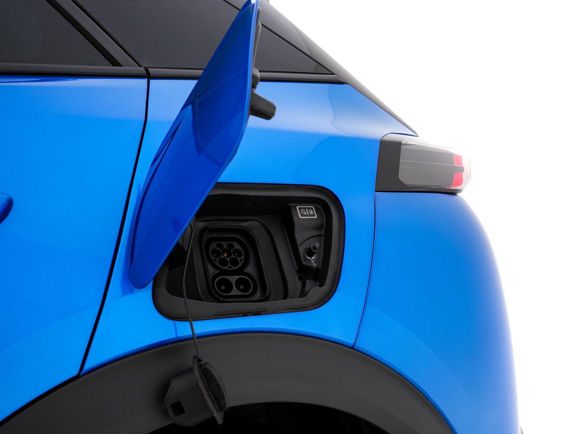 Peugeot e-2008 EV GT 50 kWh {SOH-91%} (INCL-BTW) Aut. *PANO | ADAPT.CRUISE | DIGI-COCKPIT | FULL-LED | BLIS | KEYLESS | MICROFIBRE-LEATHER | CAMERA | CARPLAY | CCS-FASTLOADER | DAB+ | NAVI-FULLMAP | ECC | PDC | SPORT-SEATS | ...