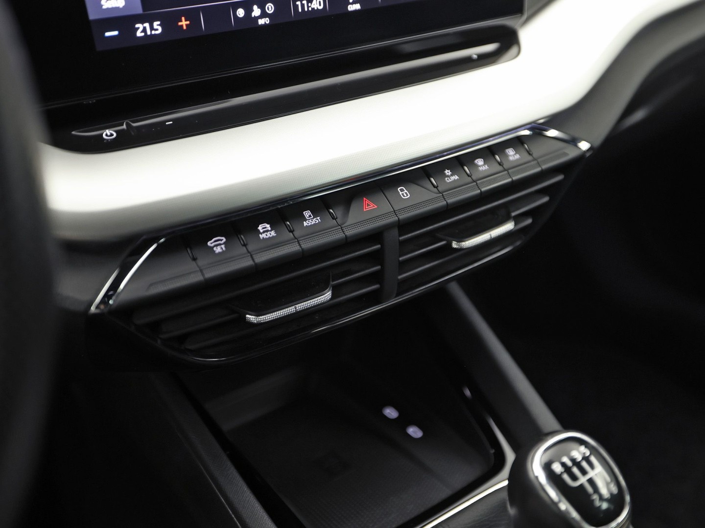 Škoda Octavia Combi 1.0 TSI Sport (KUIPSTOELEN, 1e EIGENAAR, APPLE CARPLAY, GROOT NAVI, GETINT GLAS, ZWART HEMEL, KEYLESS, NIEUWSTAAT)