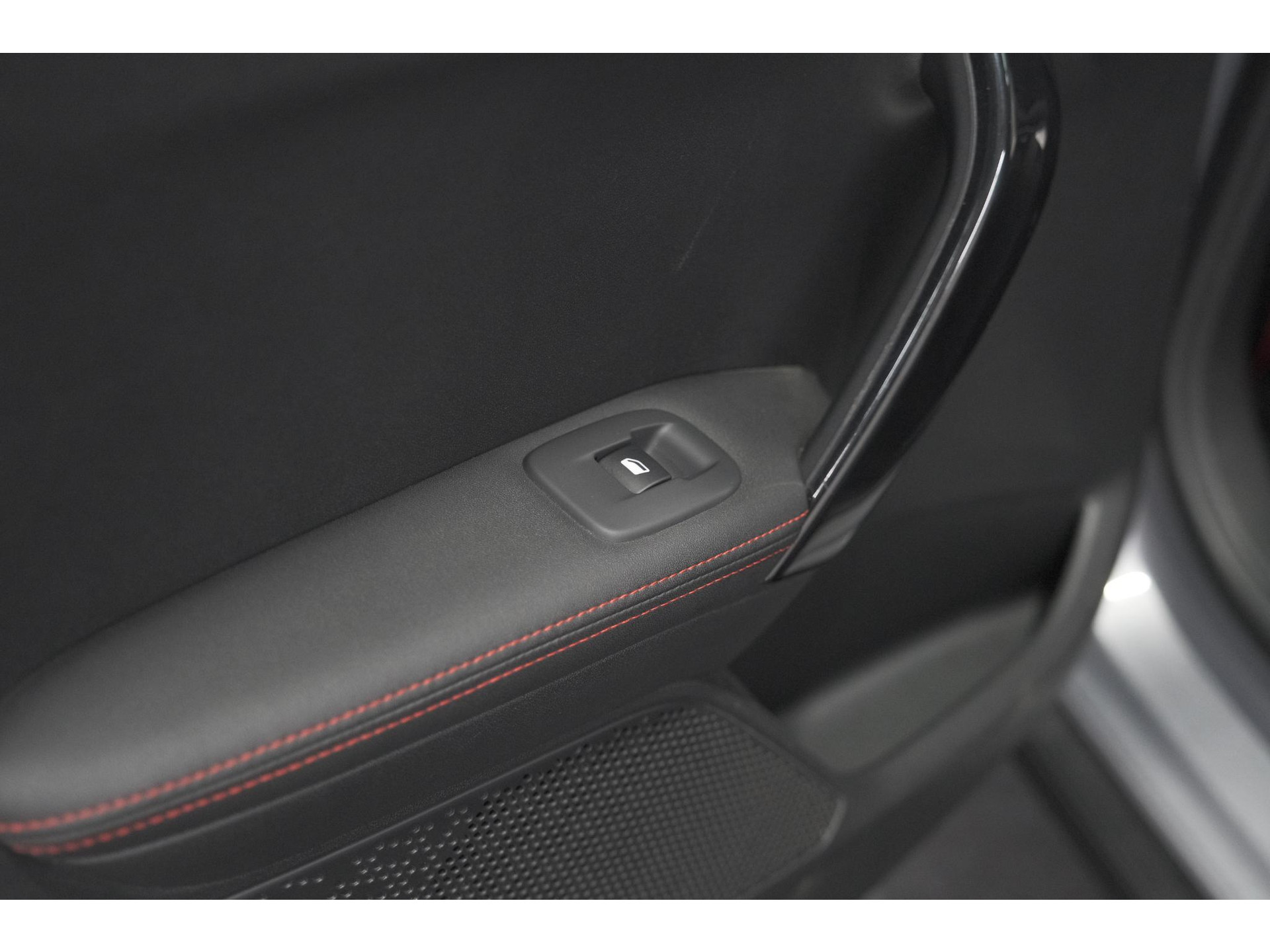 Peugeot 2008 PureTech 110 EAT6 GT | Trekhaak | Camera | Panoramadak | Apple Carplay