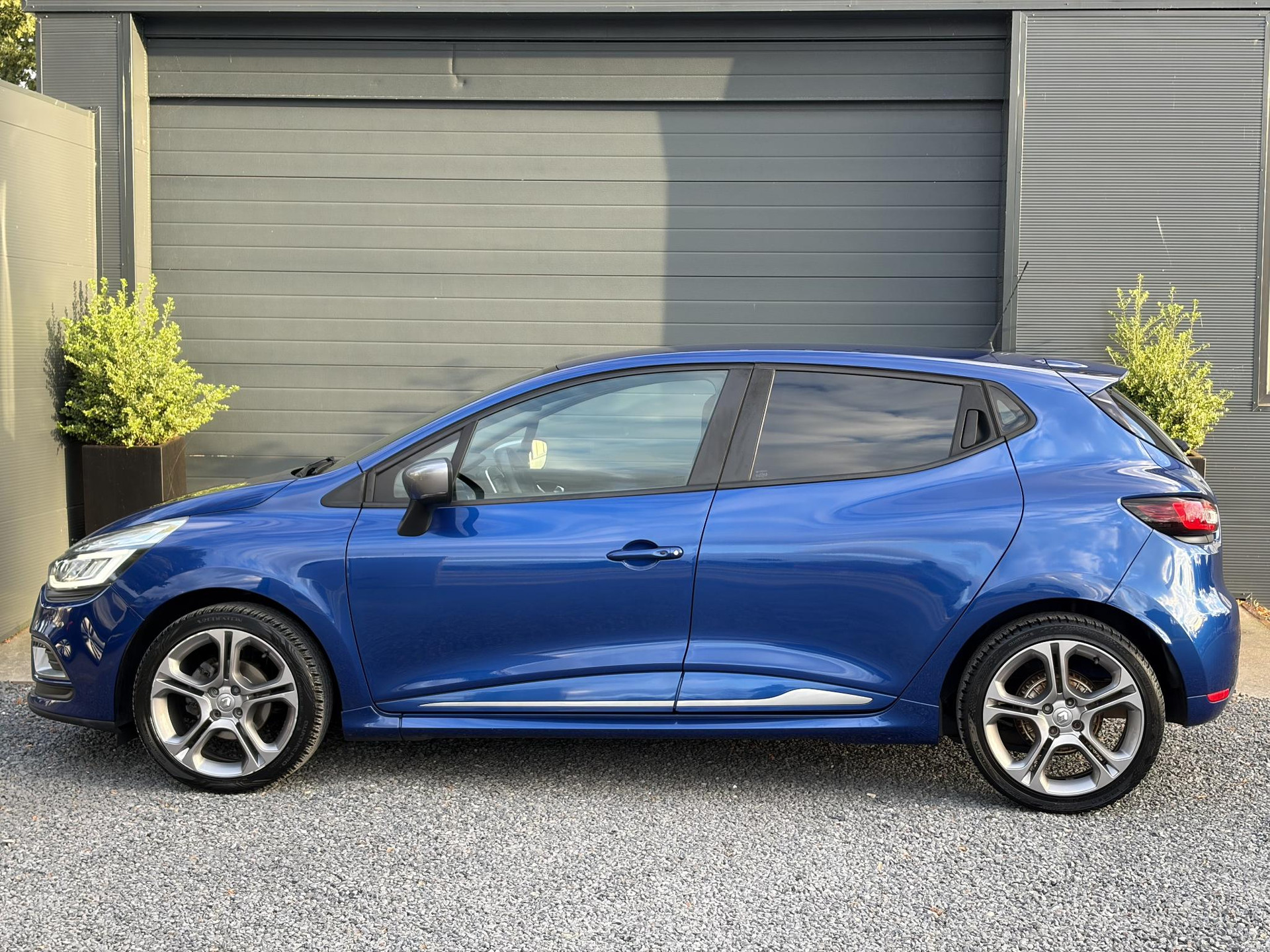 Renault Clio 1.2 TCe GT-Line Automaat l Navi l Keyless l Clima l Cruise l 120pk l 2e Eigenaar l N.A.P. l Pdc l 17''Lmv l Apk tot 03-2027