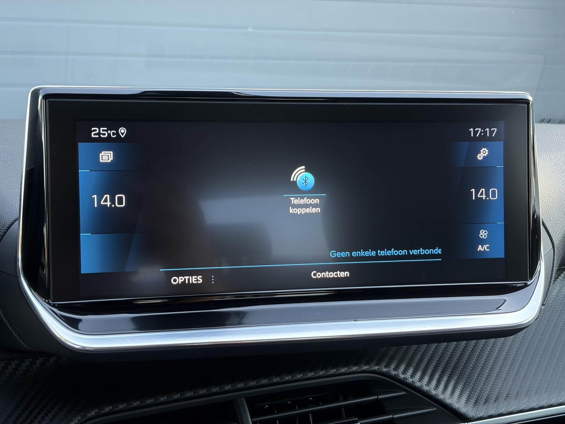 Peugeot 208 1.2 PureTech Allure ✓D-riem vv in 10-2025✓1e Eigenaar✓360° Camera✓Carplay✓Navi✓101pk✓LED✓Clima✓Cruise✓6 Bak✓Pdc✓Lm velgen✓Halfleder✓Recent beurt gehad✓N.A.P✓Apk tot 08-2028
