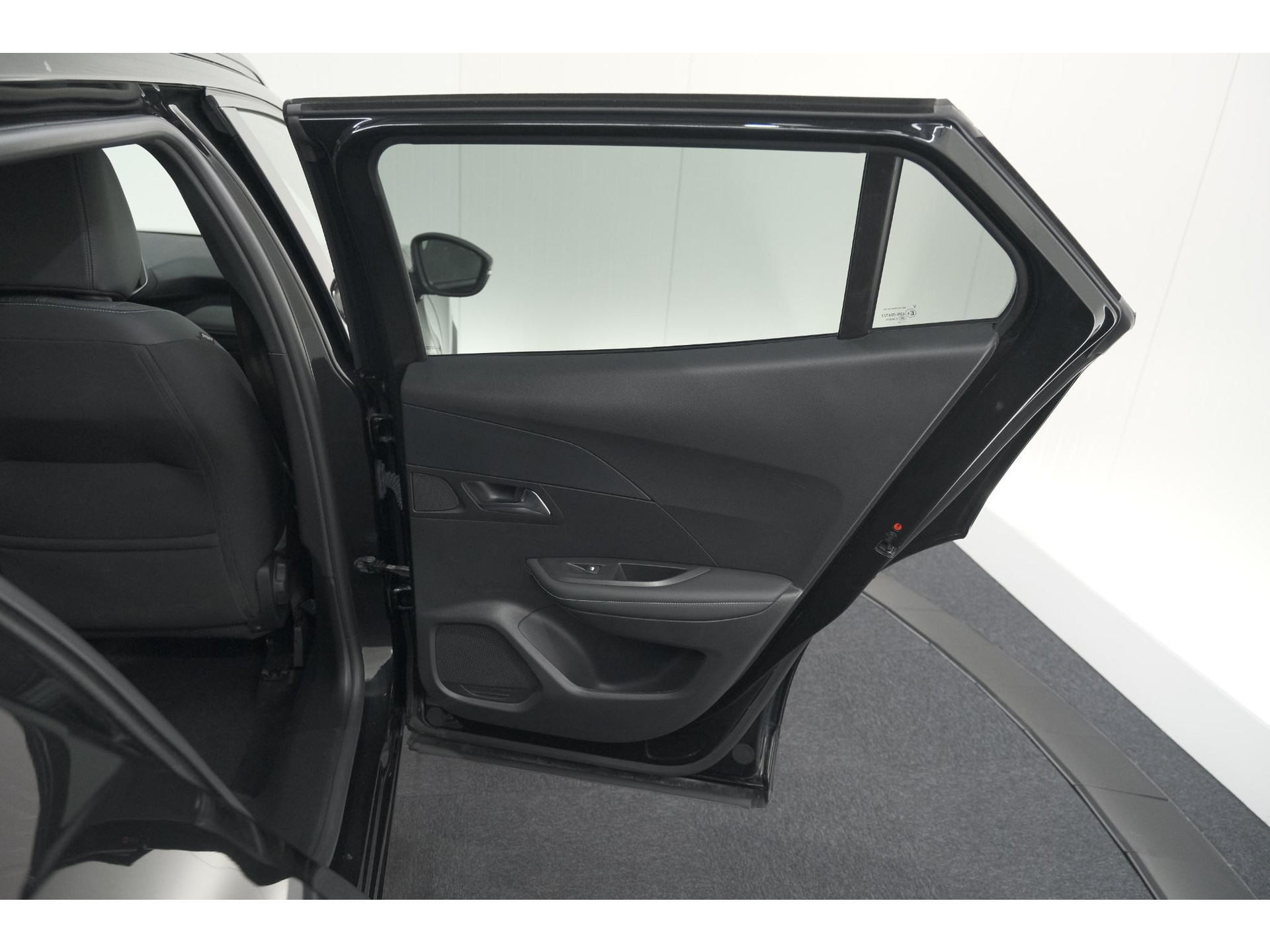 Peugeot 2008 PureTech Allure Pack | Navigatie | Parkeersensoren | Apple Carplay