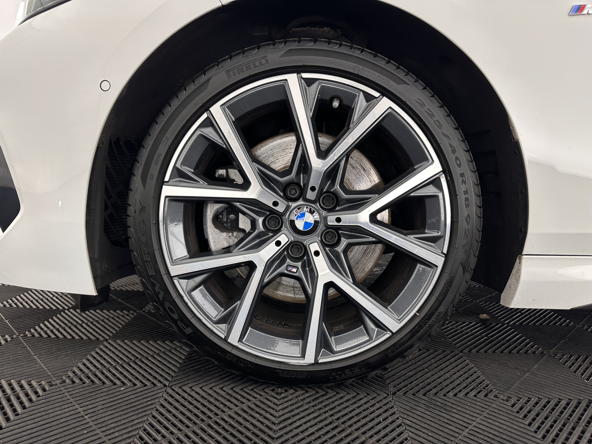 BMW 2-serie Gran Coupé 220i M-Sportpack Business Edition (INCL-BTW) Aut. *PANO | MICROFIBRE-SPORTSEATS | FULL-LED | DIGI-COCKPIT | CAMERA | NAVI-FULLMAP | HIFI-SOUND | DAB+ | ECC | PDC | CRUISE | CARPLAY | KEYLESS | PRIVACYGLASS | 18"ALU*