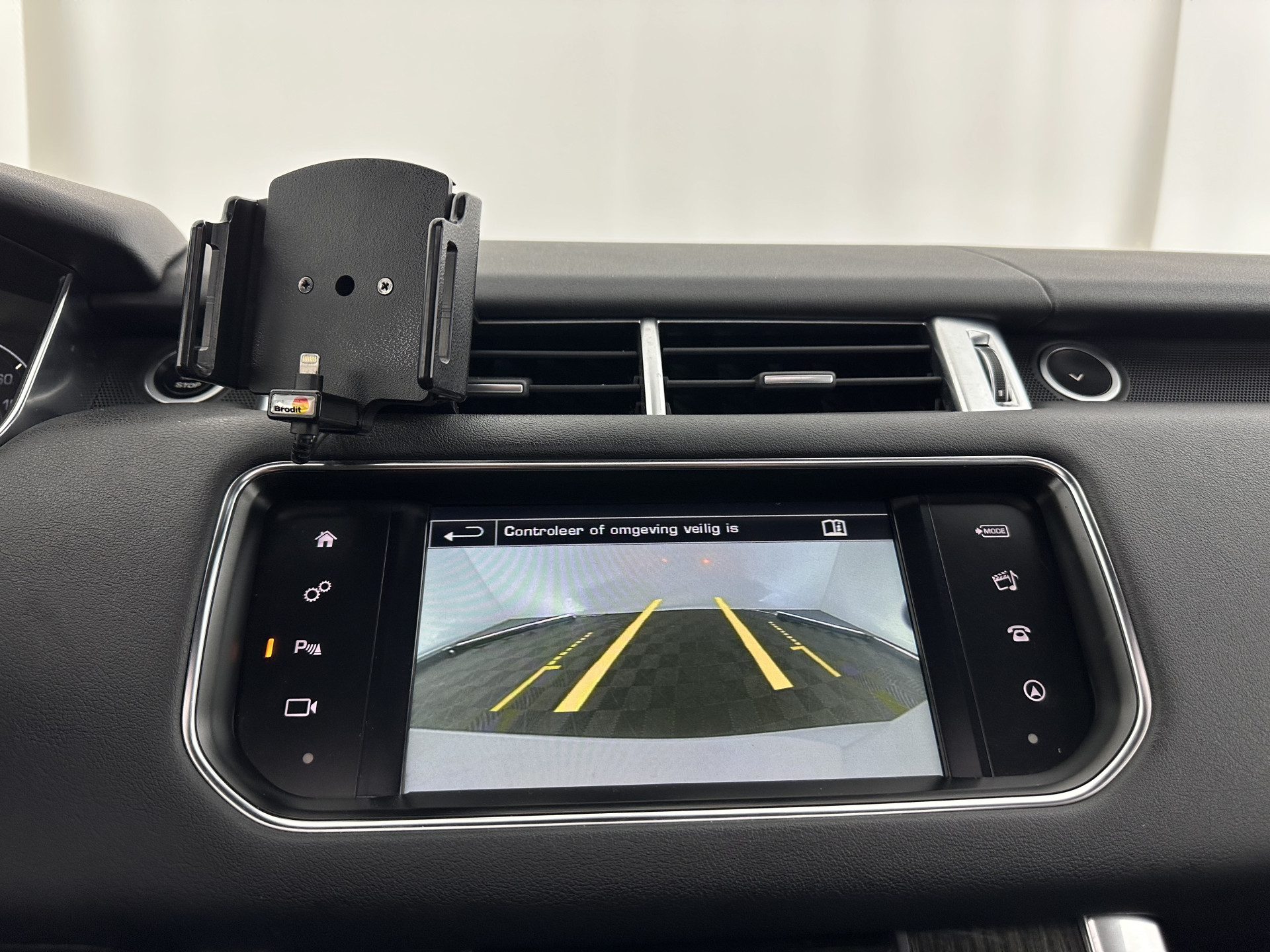 Land Rover Range Rover Sport 3.0 TDV6 HSE Dynamic Aut. *PANO | DIGI-COCKPIT | LEATHER | XENON | NAVI-FULLMAP | CAMERA | AIRSUSPENSION | ECC | PDC | HEATED-SPORTSEATS | MERIDIAN-SOUND | SHIFTPADDLES | PRIVACYGLASS | CRUISE | 21''ALU*