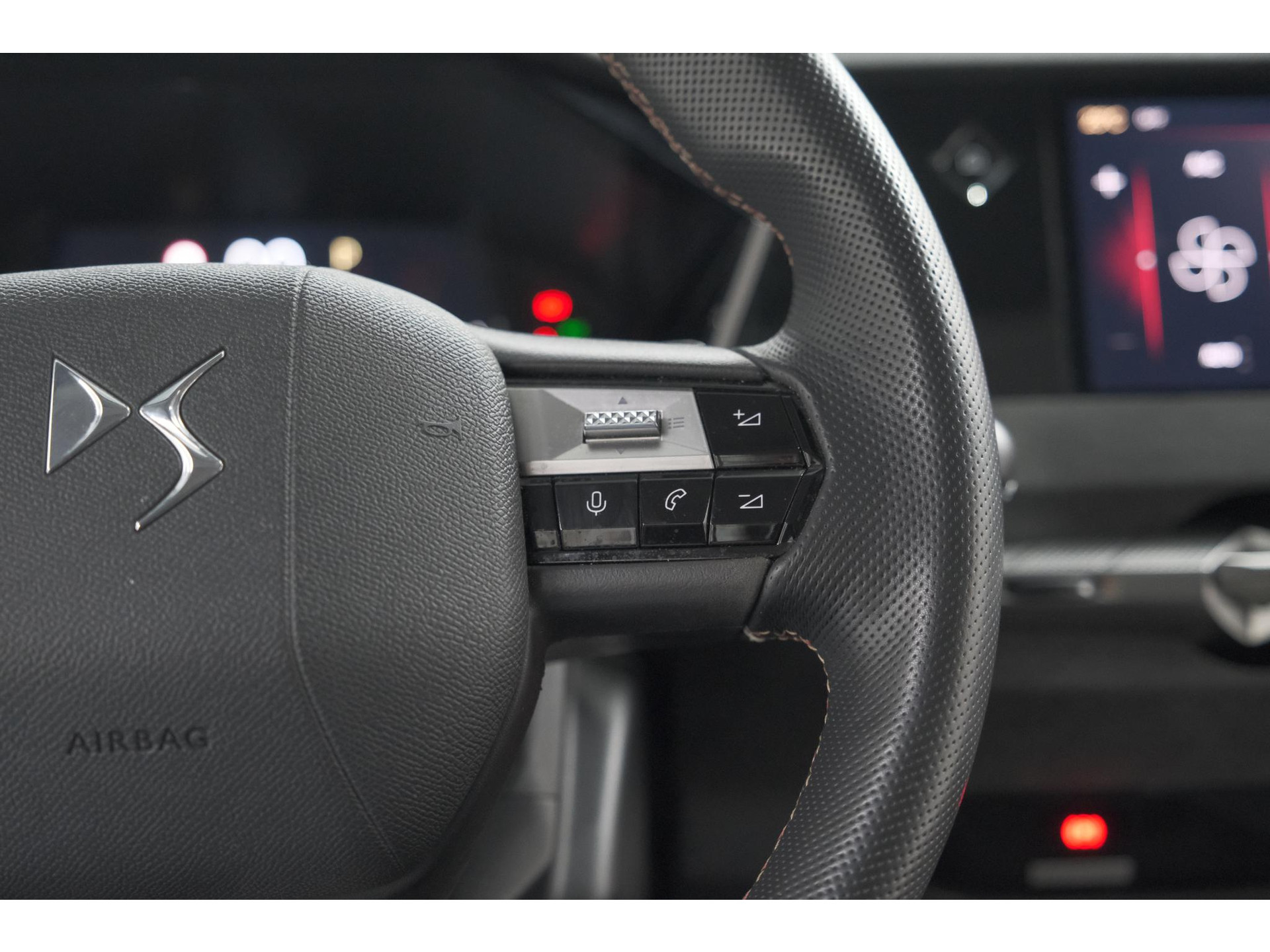 DS 4 PureTech 130 EAT8 Performance Line | Camera | Apple Carplay | Alcantara® bekleding | Parkeersensensoren