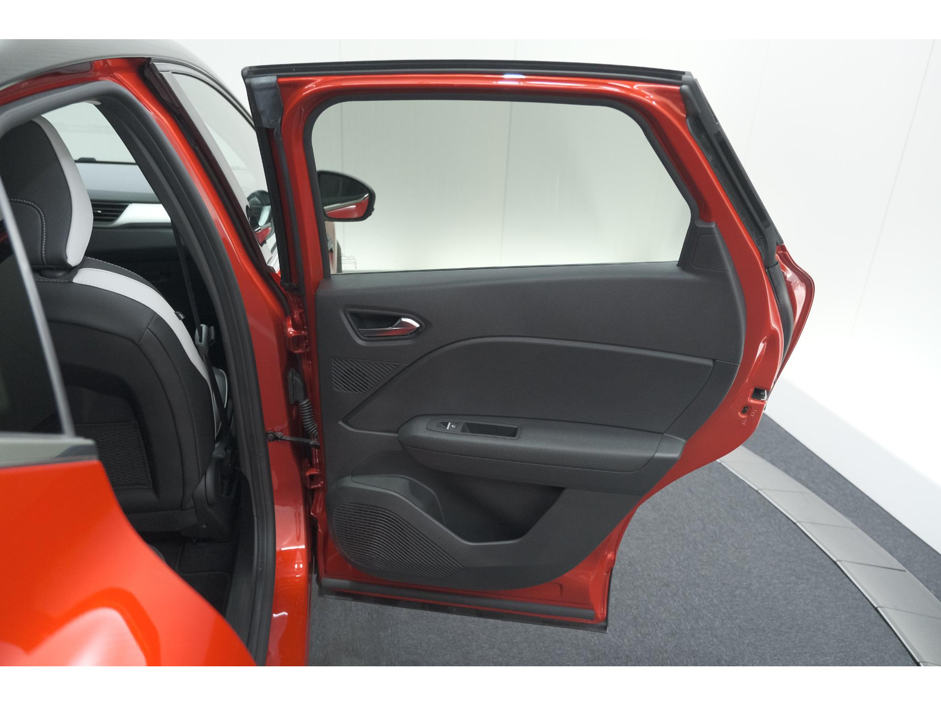 Renault Captur 1.6 E-Tech Full Hybrid 145 Techno | Navigatie | Camera | Parkeersensoren | Apple Carplay