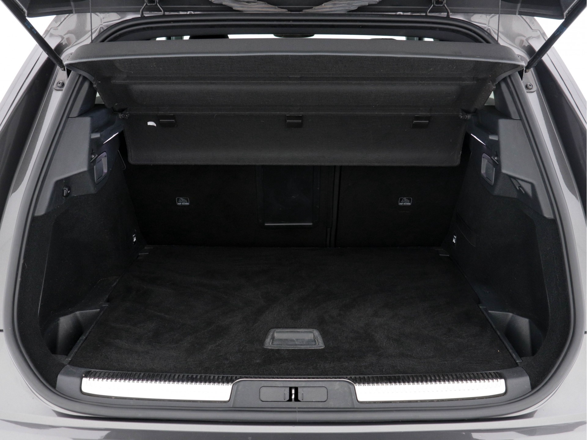 DS 7 Crossback 1.5 BlueHDI So Chic *DIGI-COCKPIT | NAVI-FULLMAP | FULL-LED | MICROFIBRE | CAMERA | KEYLESS | CARPLAY | ADAPT.CRUISE | DAB | HEATED-SEATS | TOWBAR | PDC | SPORT-SEATS | 18"ALU*