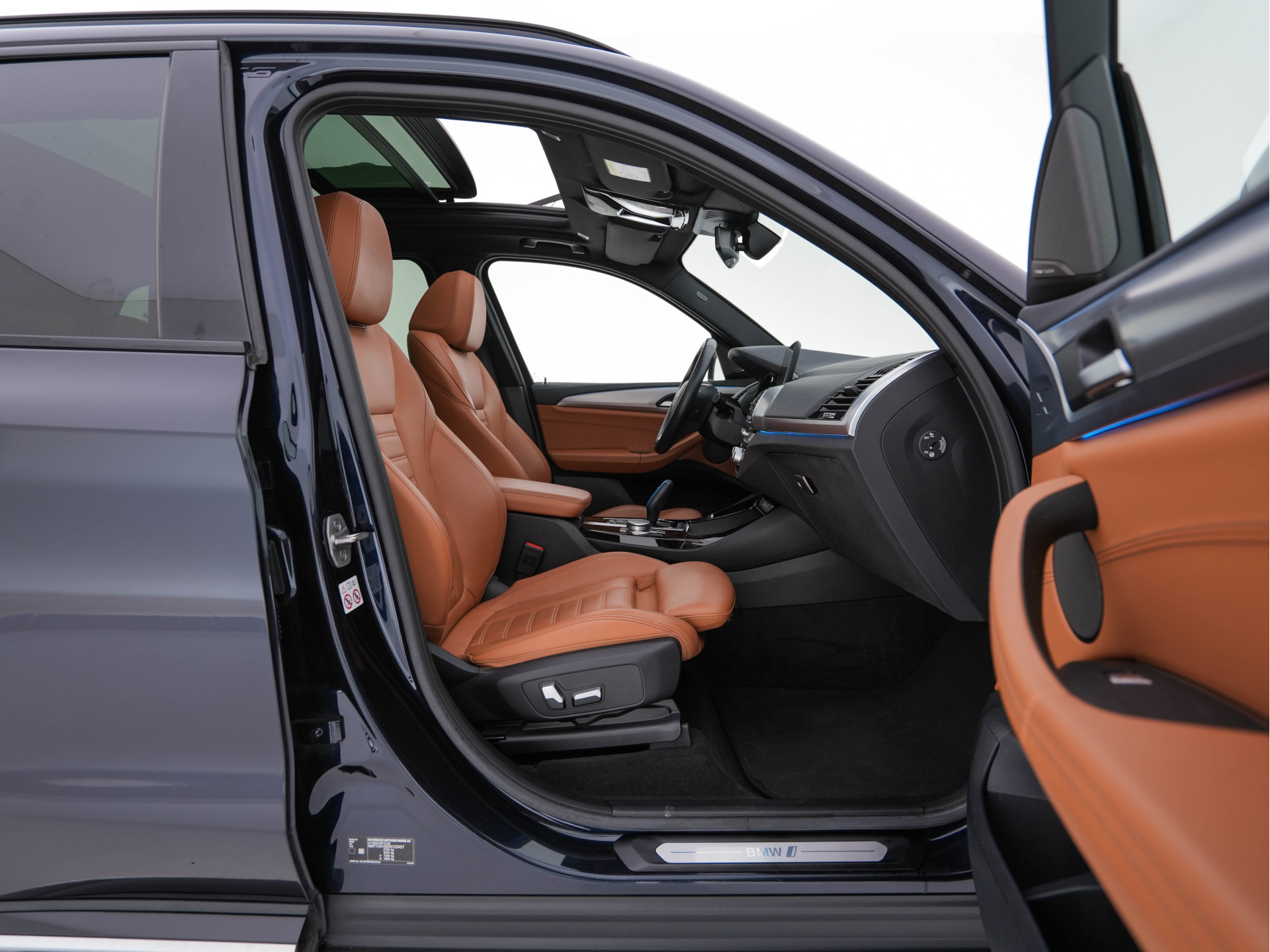 BMW iX3 High Executive 80 kWh [ 3-Fase ] {SOH-98%} (INCL-BTW) Aut. *PANO | LEATHER | HARMAN/KARDON | FULL-LED | BLINDSPOT | MEMORY-PACK | DIGI-COCKPIT | HEATED-SPORTSEATS | KEYLESS | TOPVIEW | DAB+ | NAVI-FULLMAP | HEAD-UP | ...