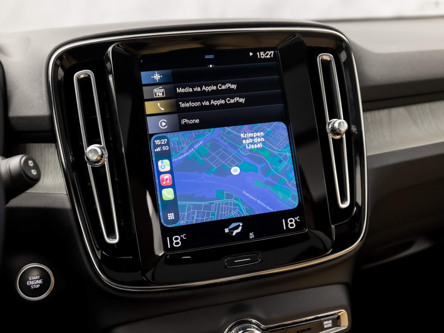 Volvo XC40 1.5 T5 Recharge Inscription Sport 262Pk Automaat (PANORAMADAK, APPLE CARPLAY, MEMORY SEAT, ZWART HEMEL, CAMERA, LEDER, SPORTSTOELEN, ELEK ACHTERKLEP, NIEUWSTAAT)