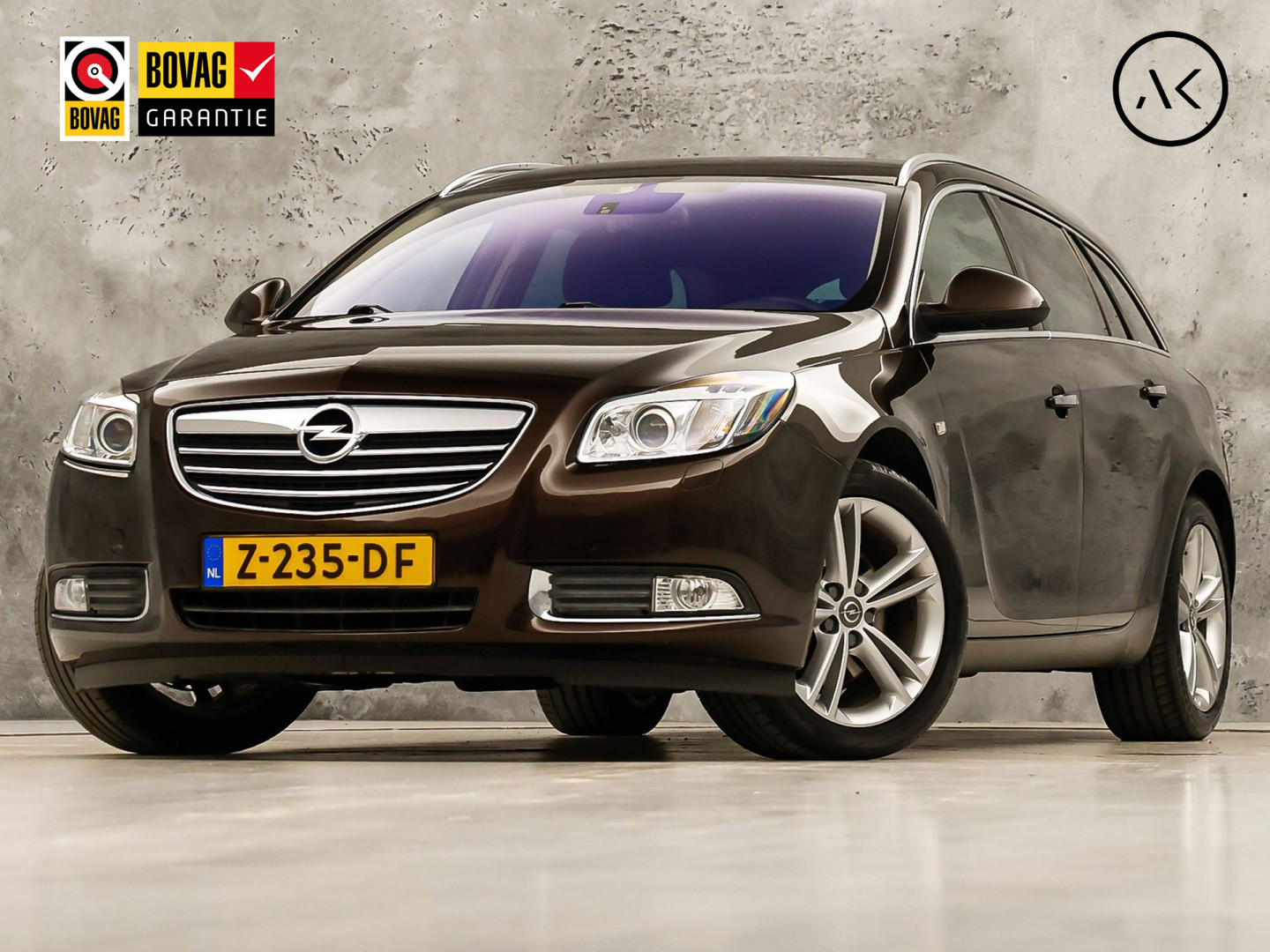 Opel Insignia 1.6 T Innovation Sport 179Pk (NAVIGATIE, CLIMATE, STOELVERWARMING, GETINT GLAS, SPORTSTOELEN, TREKHAAK, CRUISE, NIEUWSTAAT)