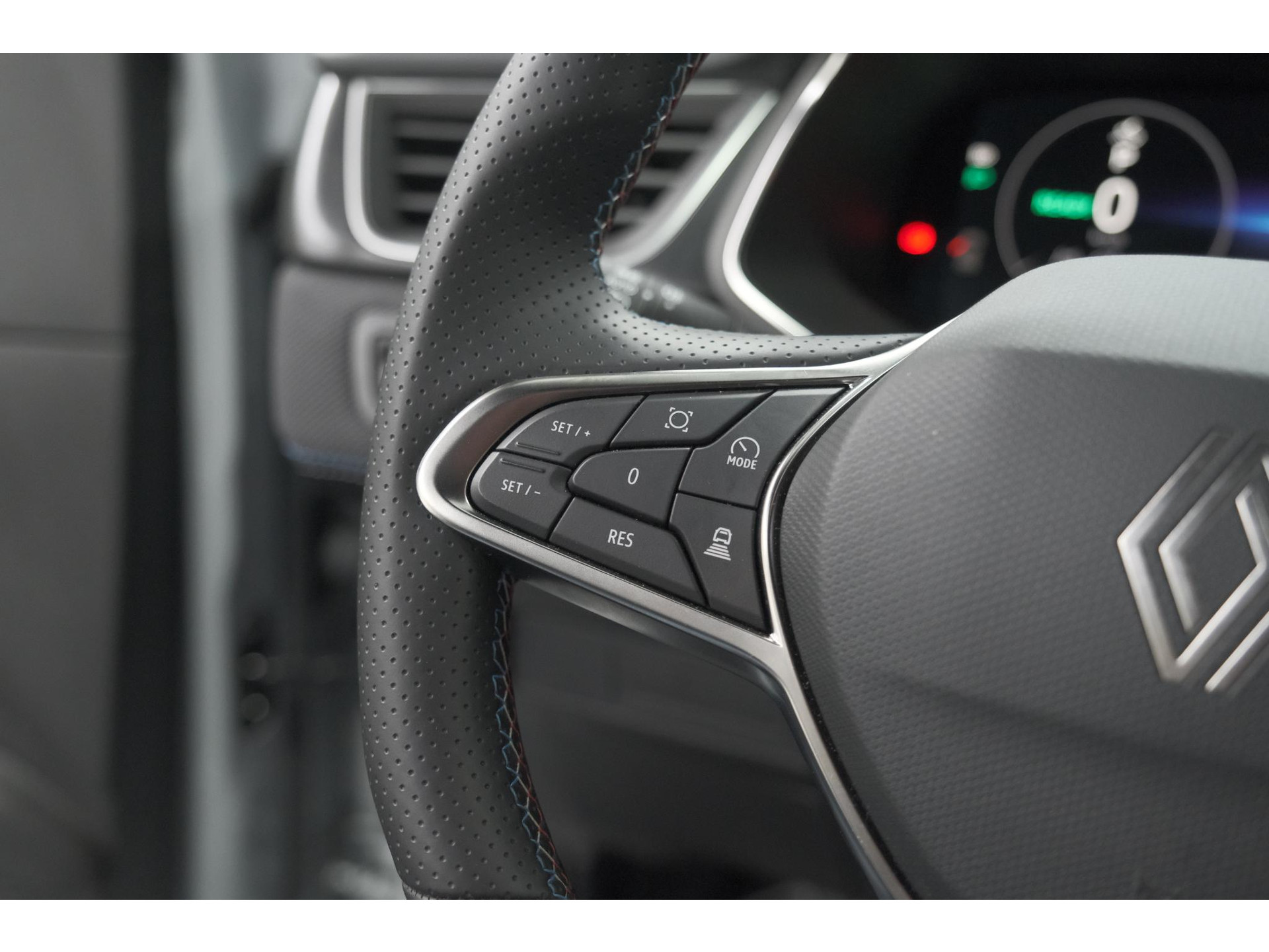 Renault Captur 1.8 E-Tech full hybrid 160 esprit Alpine | 360 Camera | Adaptieve Cruise Control | Dodehoekdetectie | Stuurwielverwarming