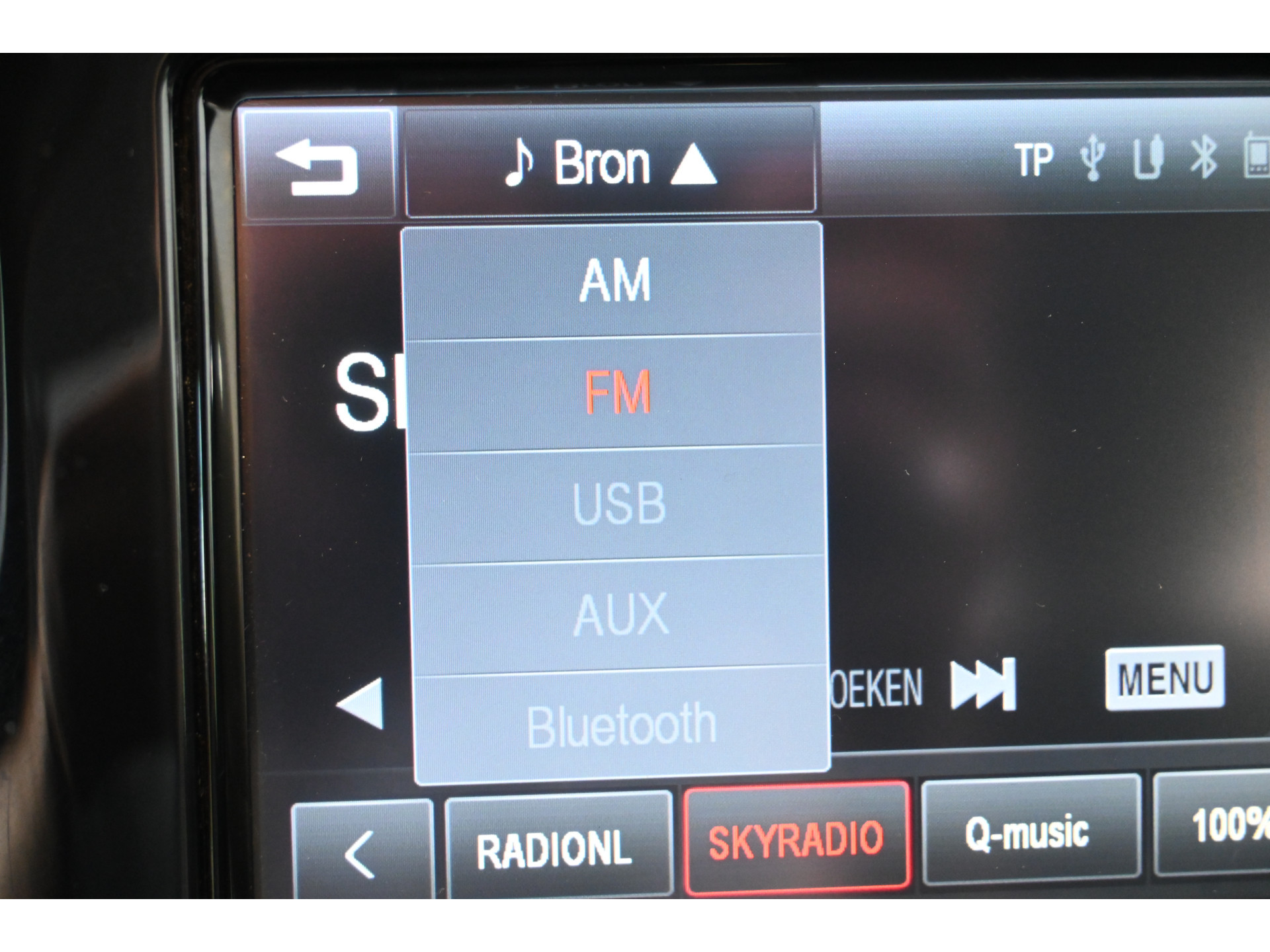 Opel Corsa 1.4 Edition Airco Cruise control Lichtmetaal Elektrisch Pakket Goed Onderhouden! Inruil Mogelijk!