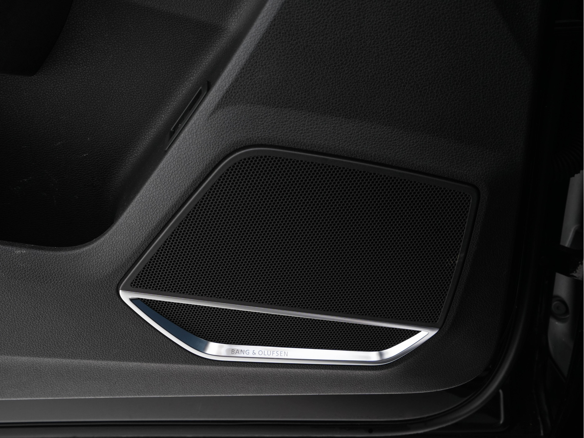 Audi RS Q3 Sportback TFSI Quattro Aut. *PANO | LEATHER | FULL-LED | ADAPTIVE-CRUISE | BANG&OLUFSEN | TOPVIEW | HEATED-SPORTSEATS | DIGI-COCKPIT | PRIVACYGLASS | SHIFTPADDLES | AMBIENTLIGHT | ECC | PDC | 21''ALU*