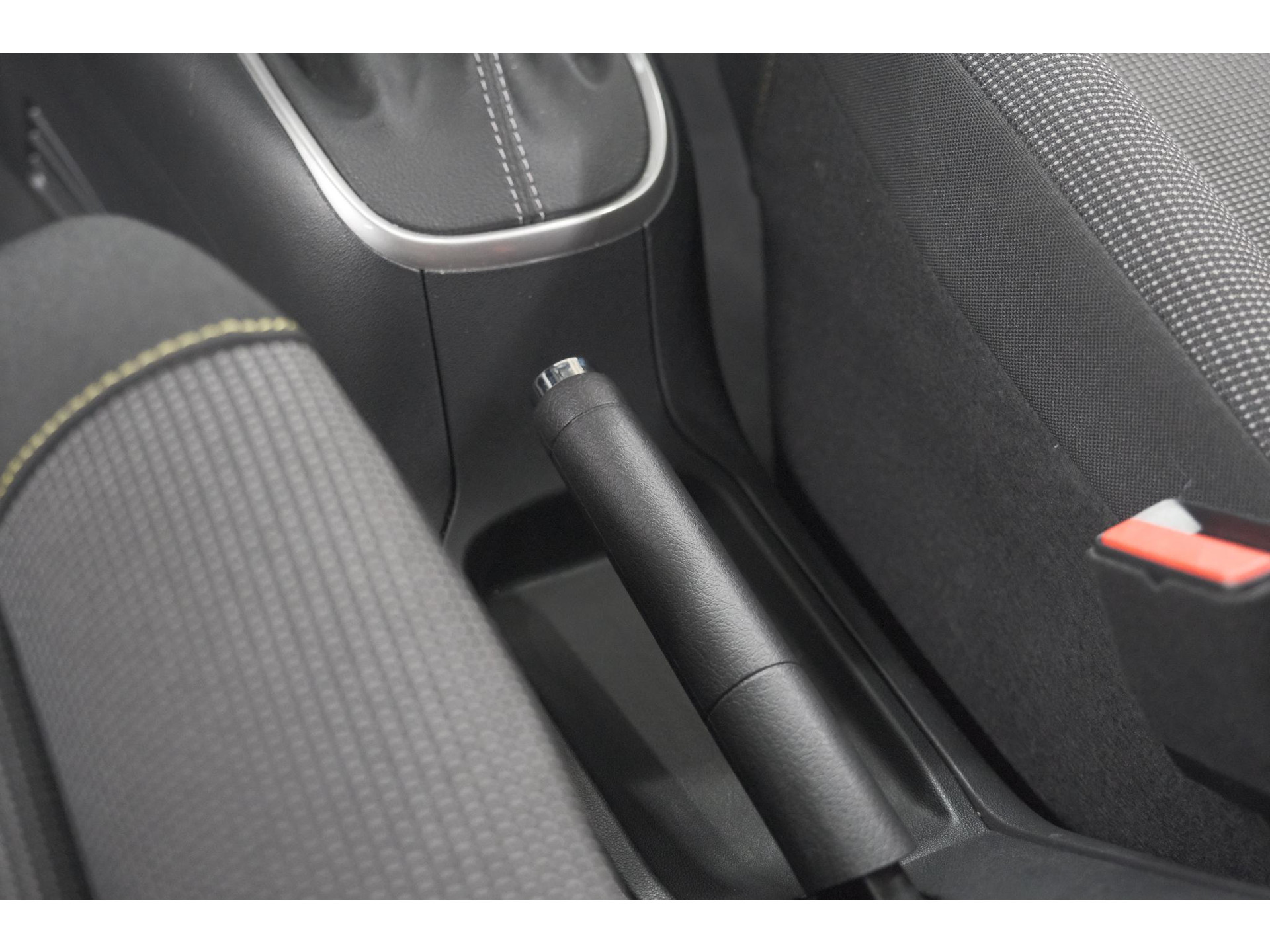 Citroen C3 PureTech 110 EAT6 Max | Apple Carplay | Parkeersensoren | Climate Control | 16 Inch Lichtmetalen Velgen