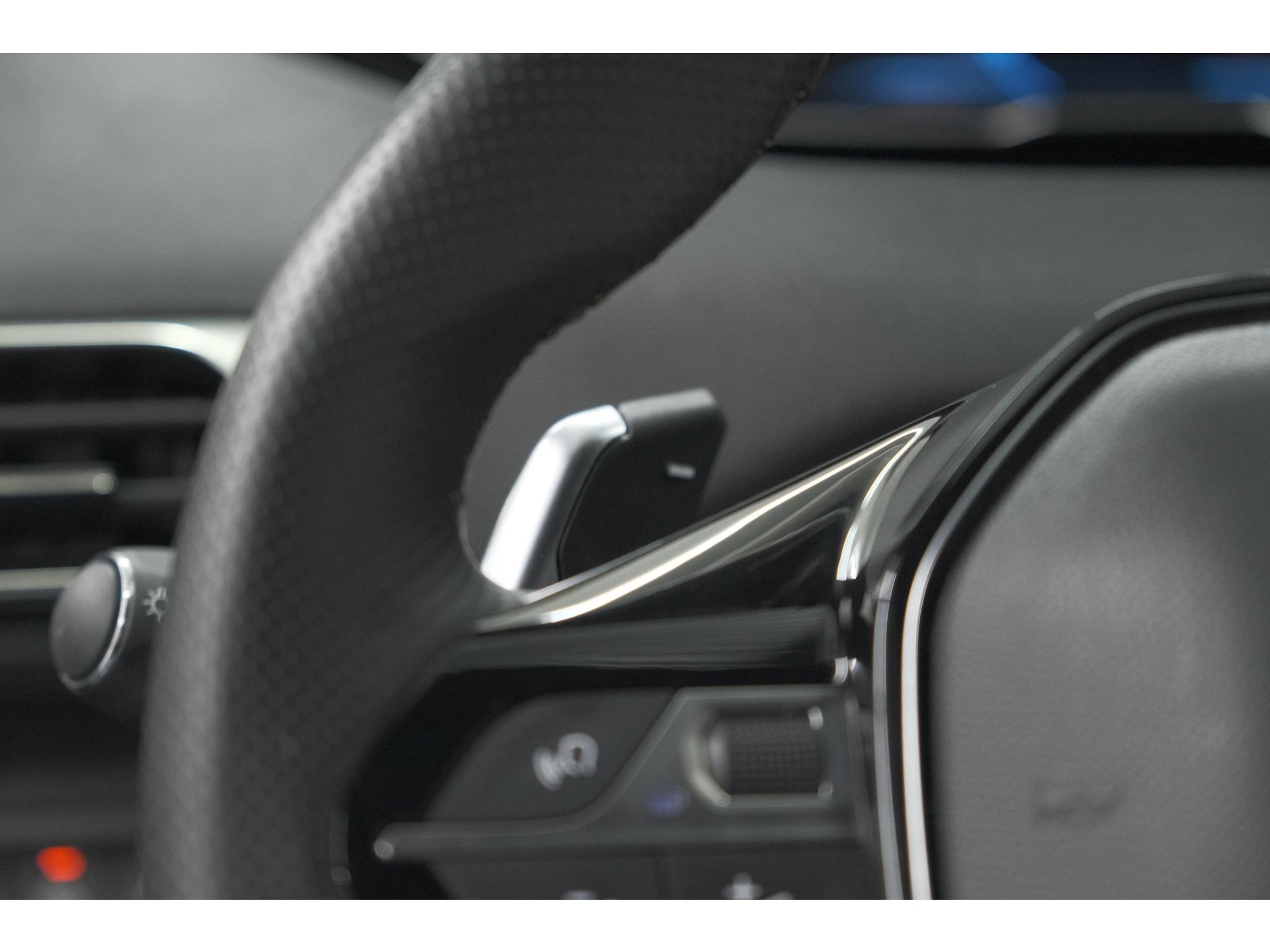 Peugeot 3008 1.2 Hybrid 136 GT | 360 Camera | Adaptieve Cruise Control | Elektronische Kofferklep | Navigatie