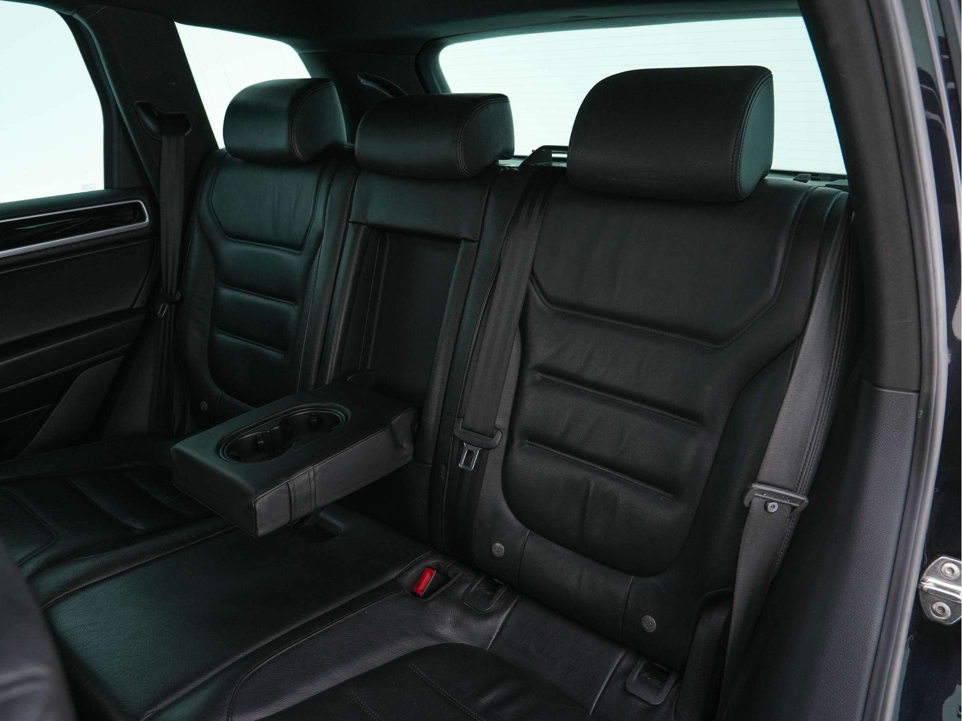 Volkswagen Touareg 3.0 TDI R-line-Sportpack AWD Aut. *FULL-LEATHER | BI-XENON | MEMORY-PACK | DYNAUDIO | AIR-SUSPENSION | NAVI-FULLMAP | COMFORT-SEATS  | ECC | HEATED-SEATS | PDC | CRUISE | TOWBAR | 21''ALU*