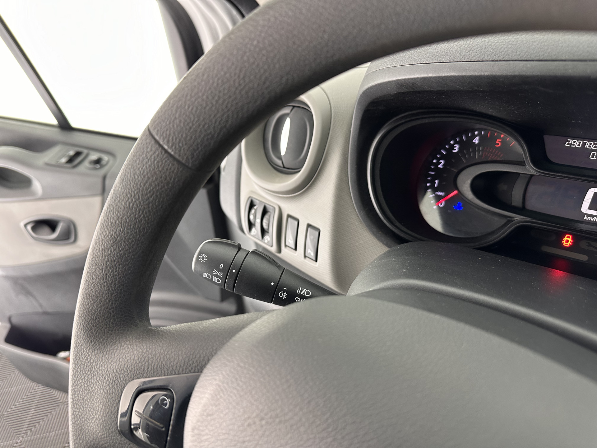 Renault Trafic 1.6 dCi T29 L1H1 Comfort-Pack *NAVI-FULLMAP | AIRCO | CRUISE | 3-PERS | PDC | 1.260 Kg-Cargo-Capacity*