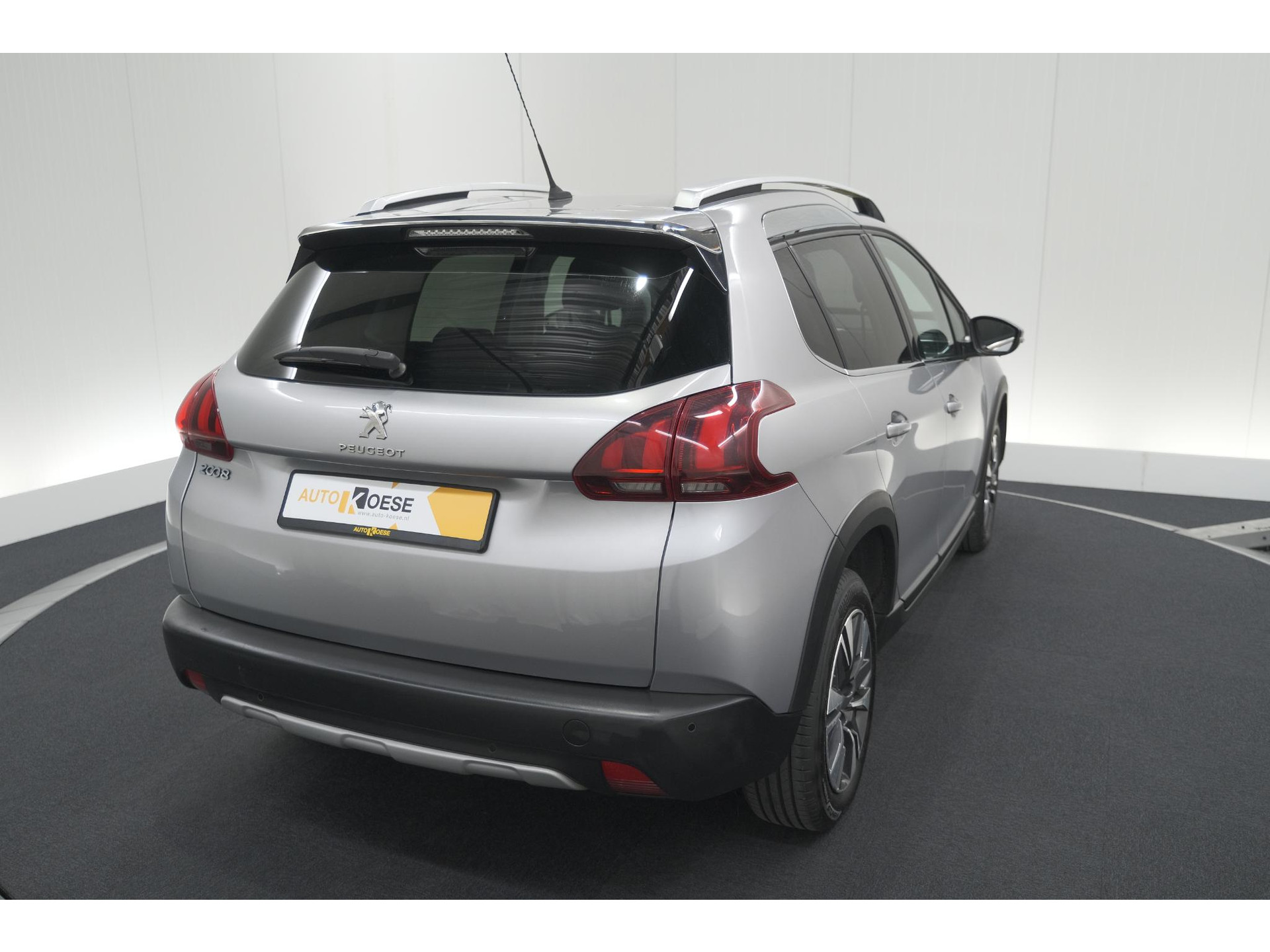 Peugeot 2008 PureTech 110 Allure | Panoramadak | Apple Carplay | Navigatie | Parkeersensoren