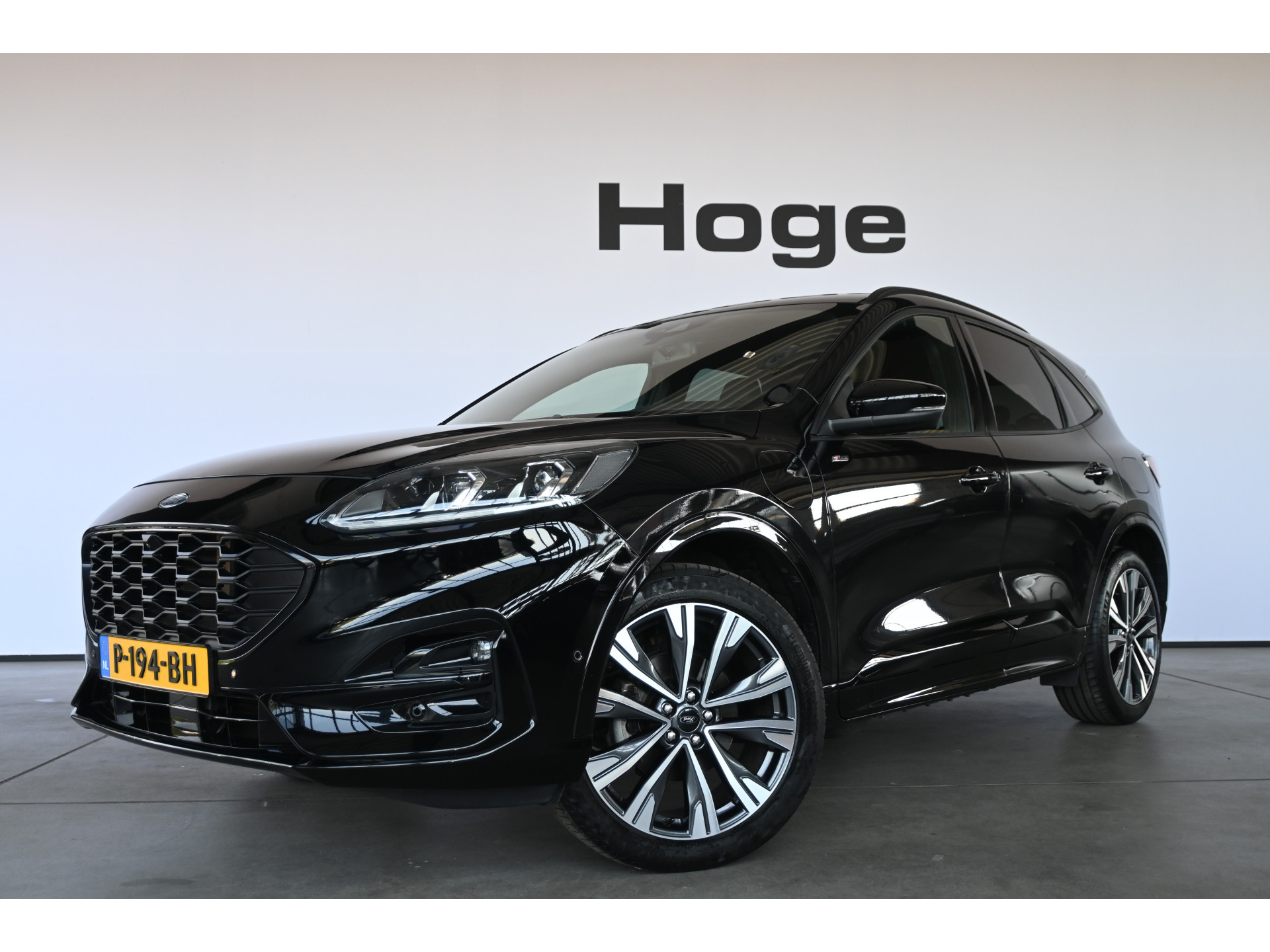 Ford Kuga 2.5 PHEV Vignale Automaat Navigatie Stoelverwarming Head Up! LED Camera Rijklaarprijs! Inruil Mogelijk!