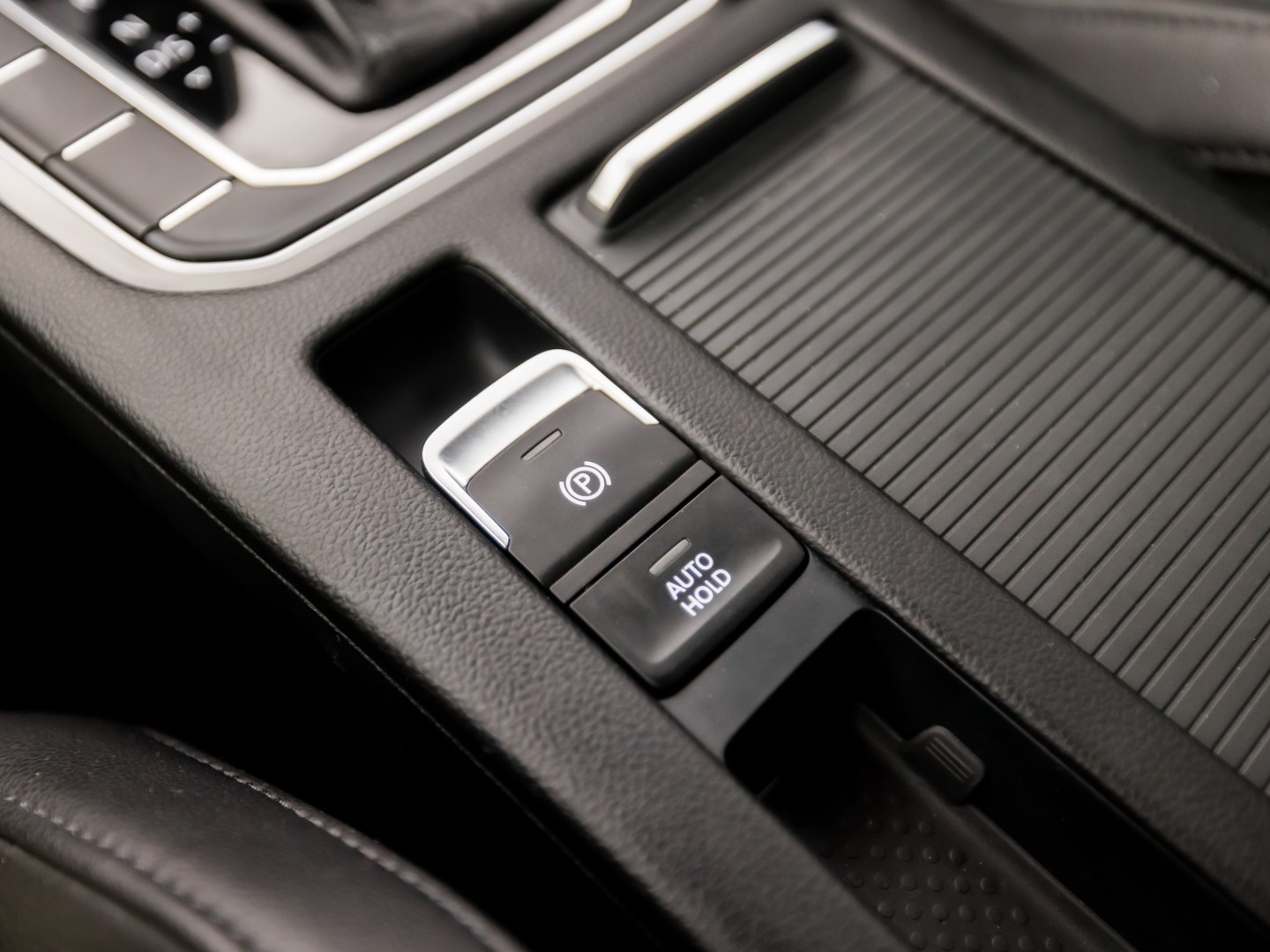 Volkswagen Passat Variant 1.5 TSI Highline Sportline 150Pk Automaat (VIRTUAL COCKPIT, APPLE CARPLAY, GROOT NAVI, CAMERA, LEDER/ALCANTARA, GETINT GLAS, KEYLESS, NIEUWSTAAT)