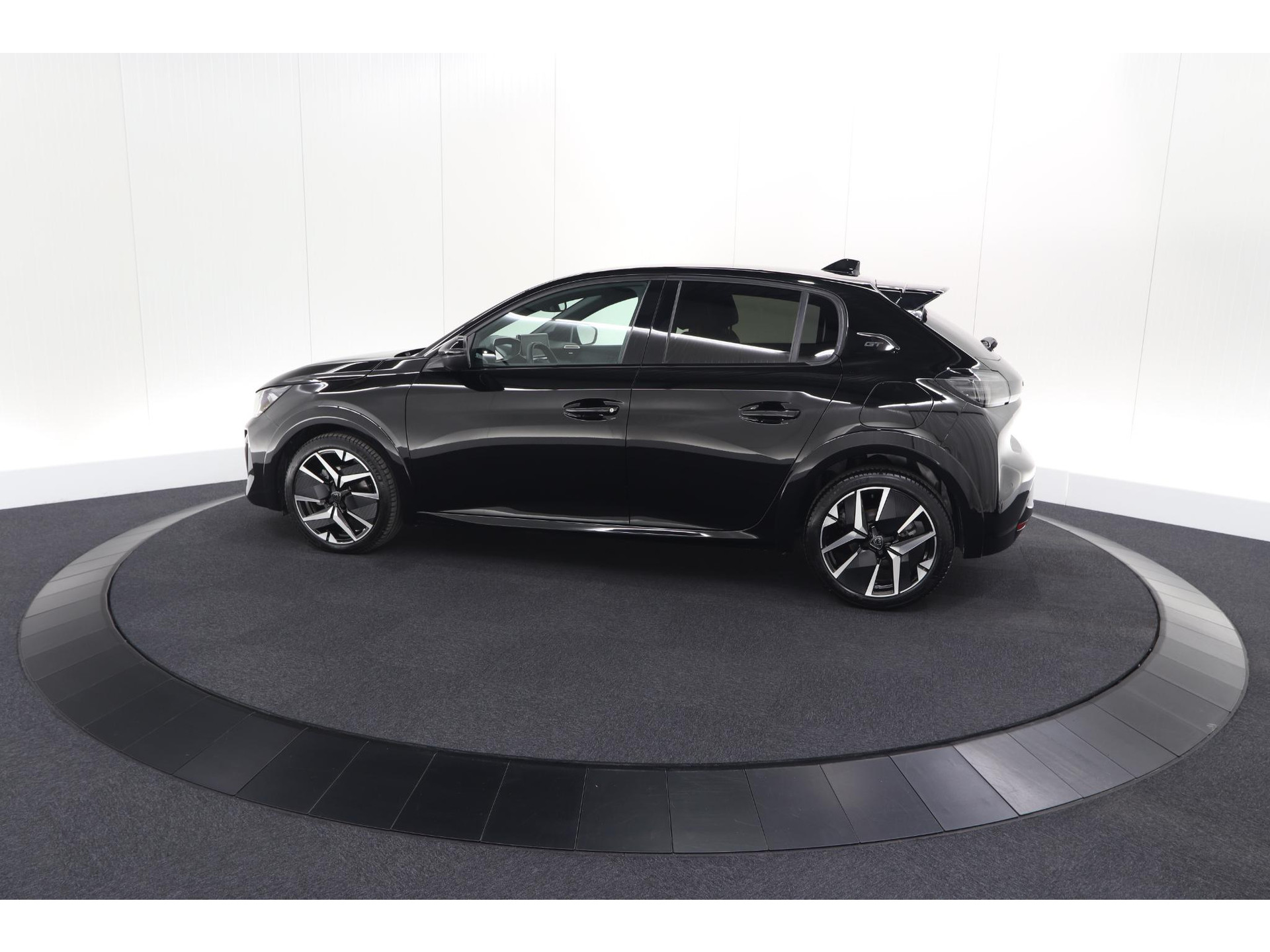 Peugeot 208 1.2 Hybrid 145 e-DCS6 GT | Alcantara Pakket | Camera | Apple Carplay | Stoelverwarming
