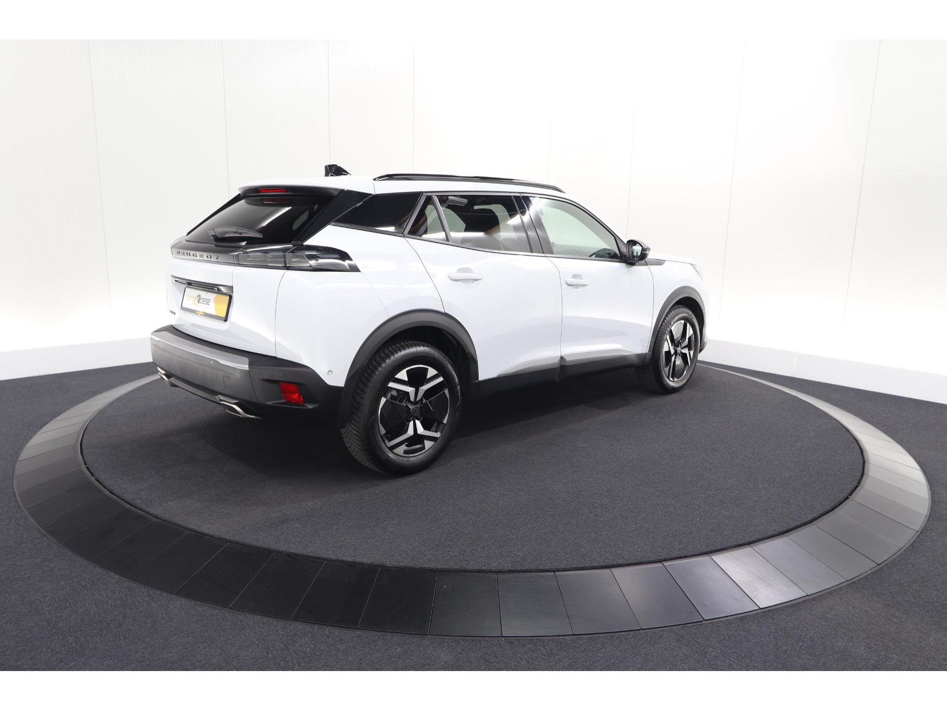Peugeot 2008 PureTech 130 EAT8 Allure | 360 Camera | Dodehoekdetectie | Apple Carplay | Navigatie