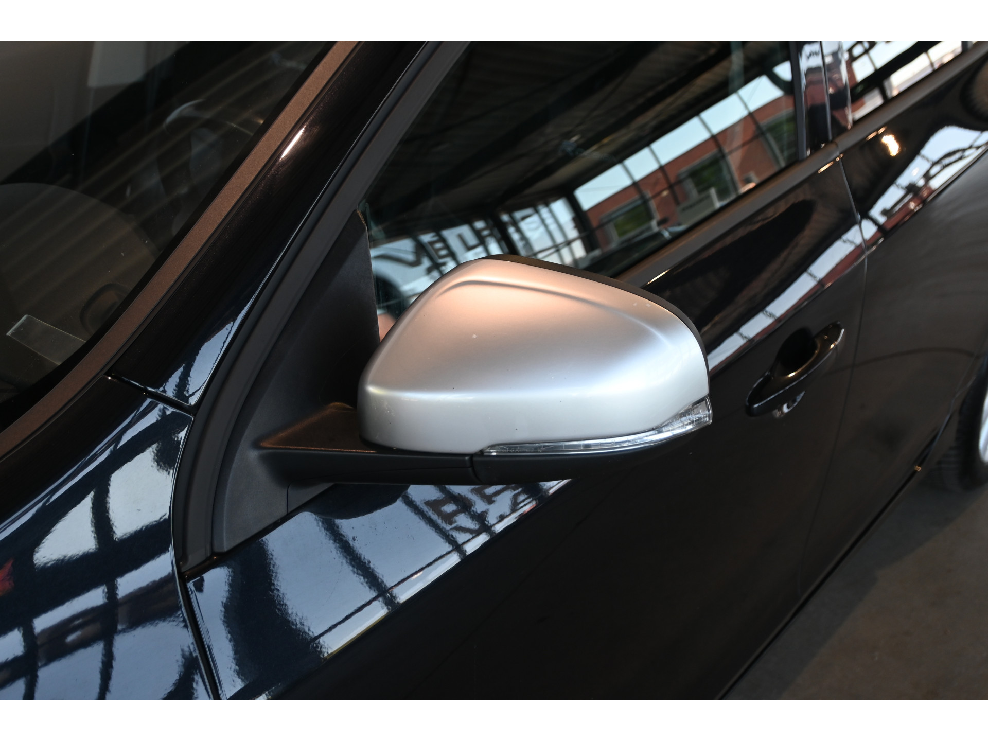 Volvo V60 1.6 D2 Summum Automaat Clima Navigatie Trekhaak Goed Onderhouden! Inruil Mogelijk!