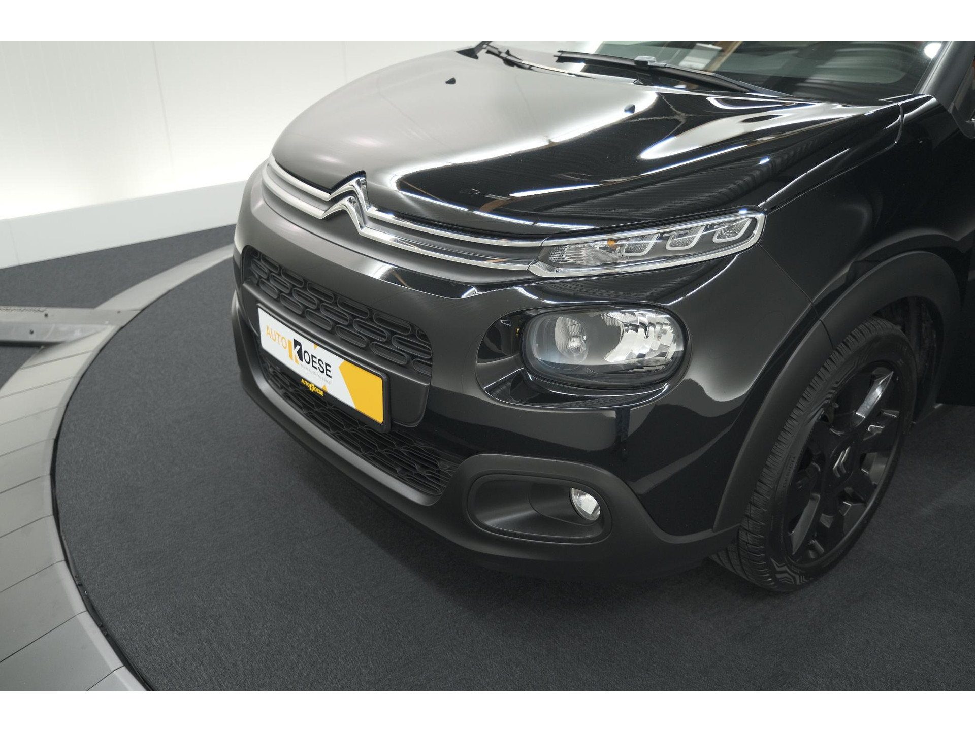 Citroen C3 PureTech 110 S&S Shine | Trekhaak | Parkeersensoren | Navigatie | Apple Carplay