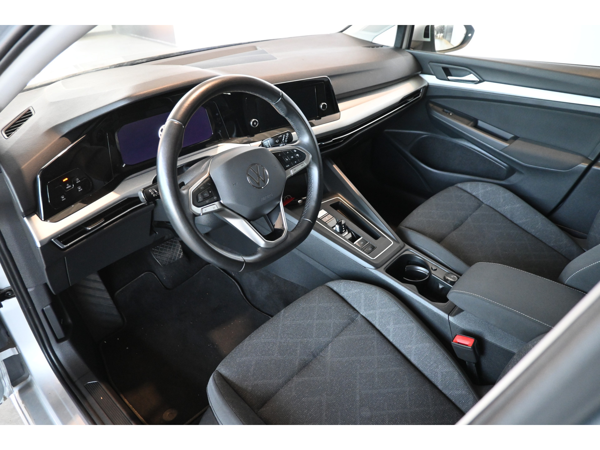 Volkswagen Golf 1.5 eTSI R-Line Automaat Clima Carplay Cruise Control Rijklaarprijs Inruil Mogelijk!