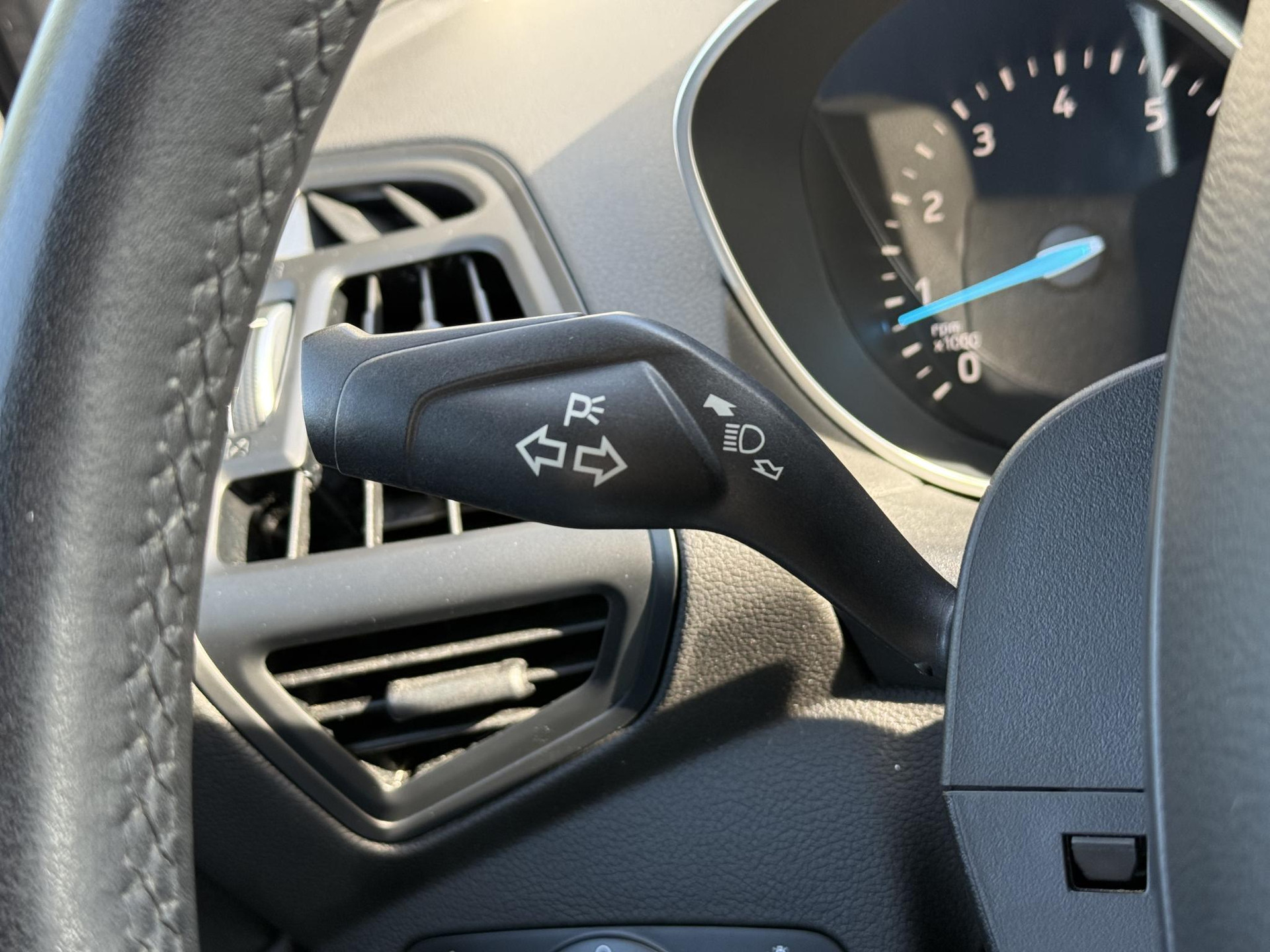 Ford Kuga 1.5 EcoBoost Trend Ultimate 2e Eigenaar,Navi,Dealer Onderhouden,Clima,Cruise,Apple Carplay/Android Auto,Pdc,6 Bak,120pkApk tot 07-2027