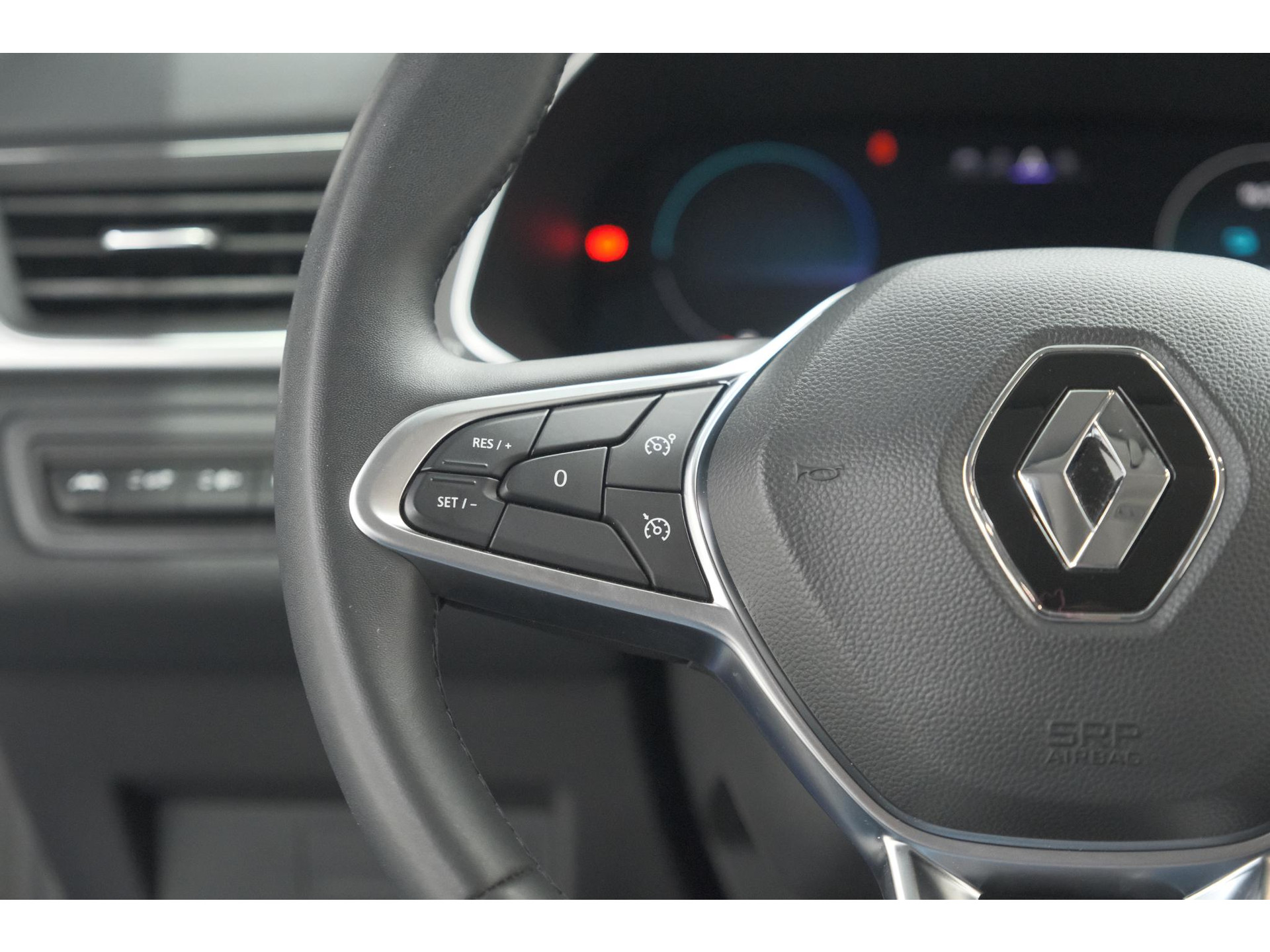 Renault Captur 1.6 E-Tech Plug-in Hybrid 160 Intens | Allseason Banden | Camera | 9.3 Inch Grootscherm | Apple Carplay