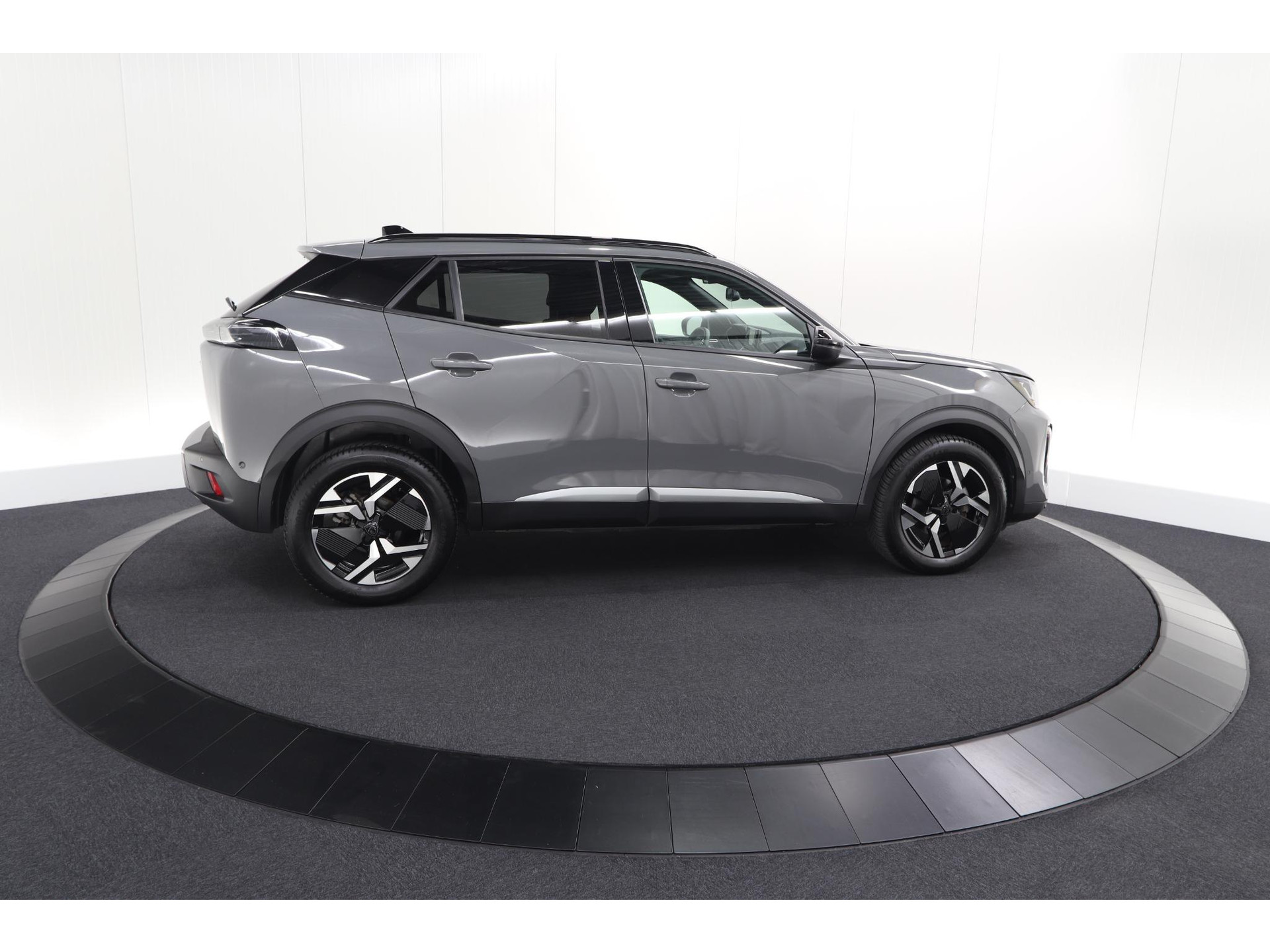 Peugeot 2008 PureTech 100 Allure | Allseason Banden | 360 Camera | Adaptieve Cruise Control | Dodehoekdetetie | Navigatie