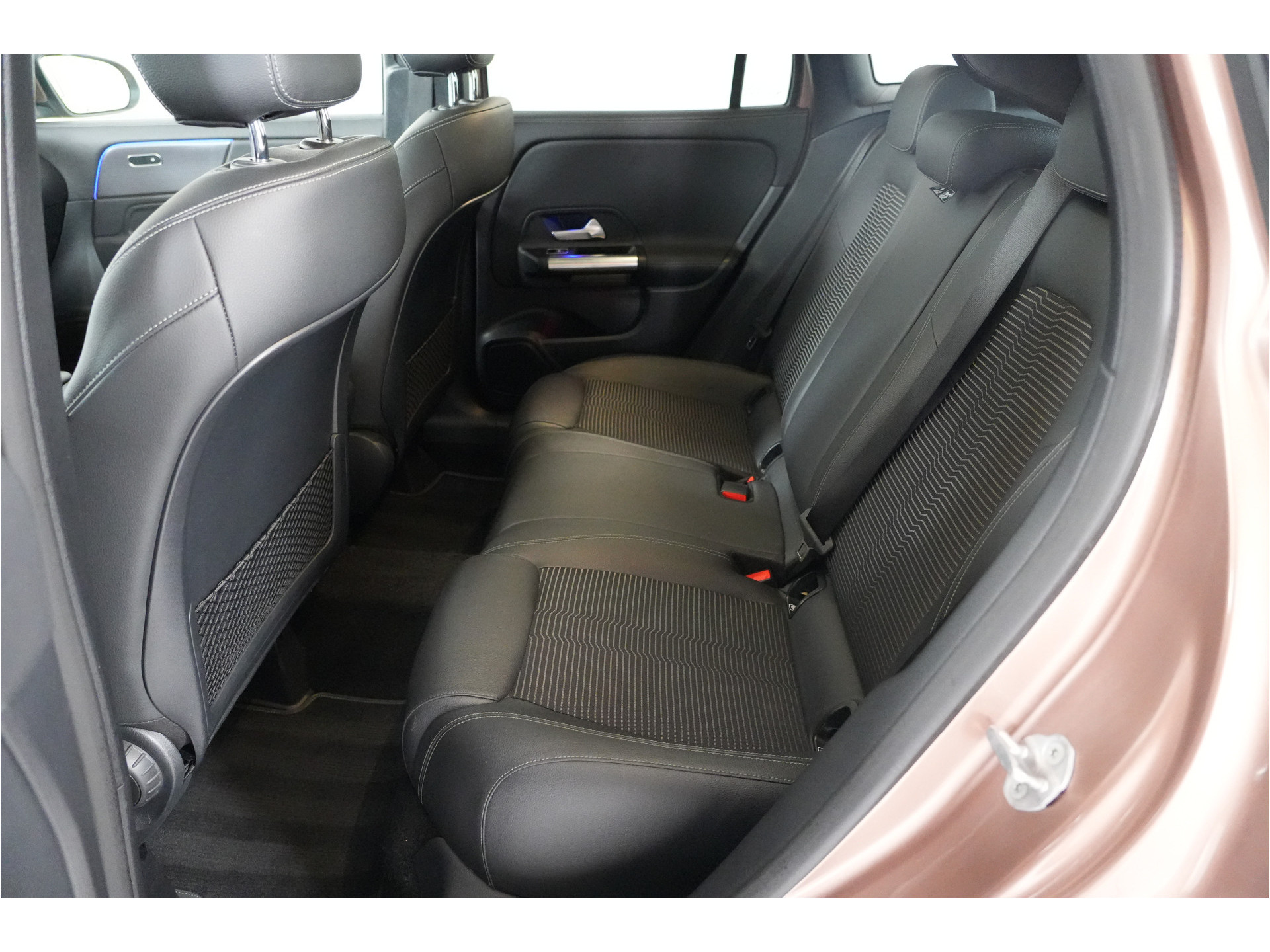 Mercedes-Benz GLA-klasse 250 e AMG Line 218 pk PHEV | SOH 94% | Pano | Camera | Ambient | Digi dash |