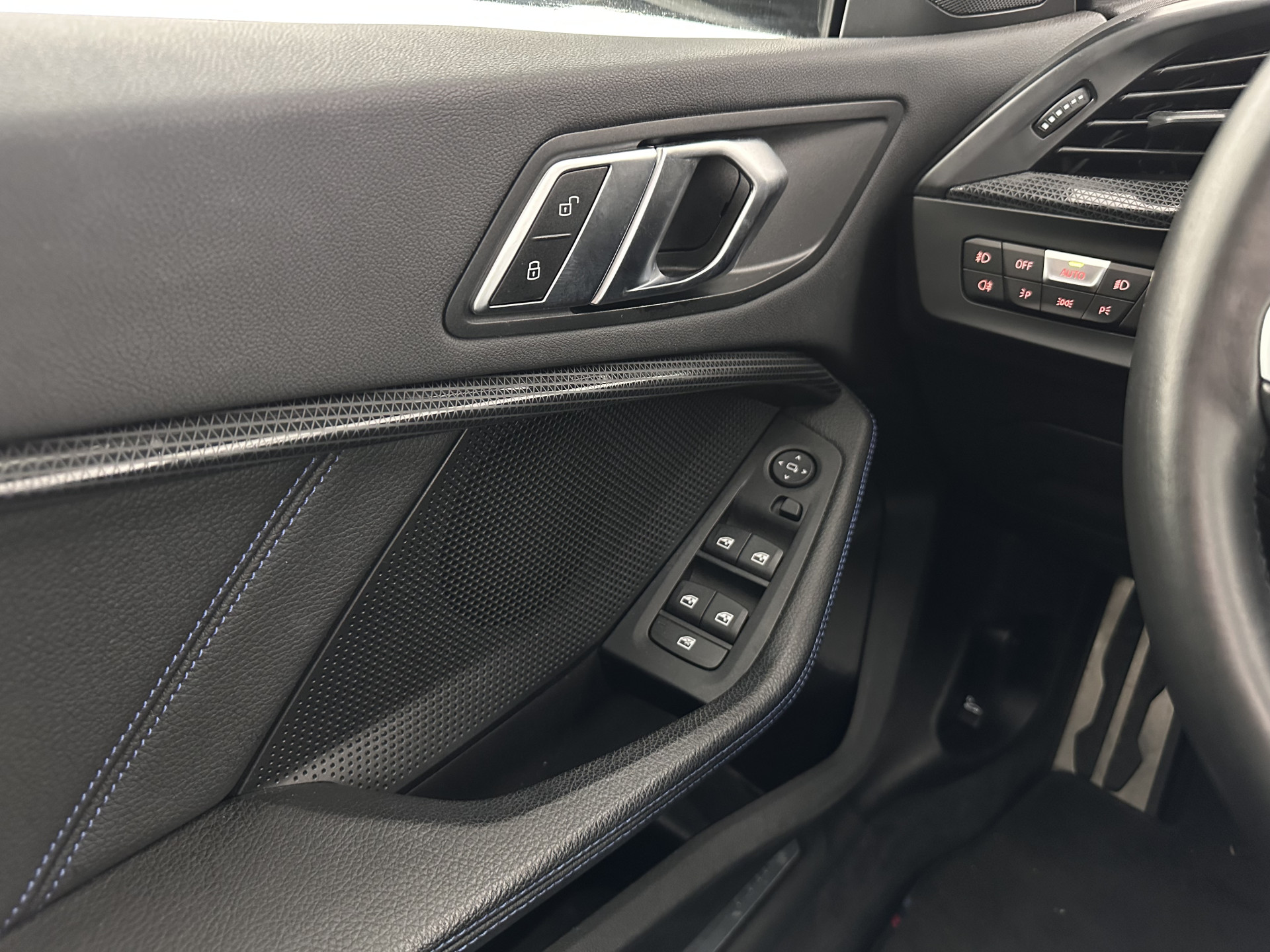 BMW 2-serie Gran Coupé 220i M-Sportpack Business Edition (INCL-BTW) Aut. *PANO | MICROFIBRE-SPORTSEATS | FULL-LED | DIGI-COCKPIT | CAMERA | NAVI-FULLMAP | HIFI-SOUND | DAB+ | ECC | PDC | CRUISE | CARPLAY | KEYLESS | PRIVACYGLASS | 18"ALU*