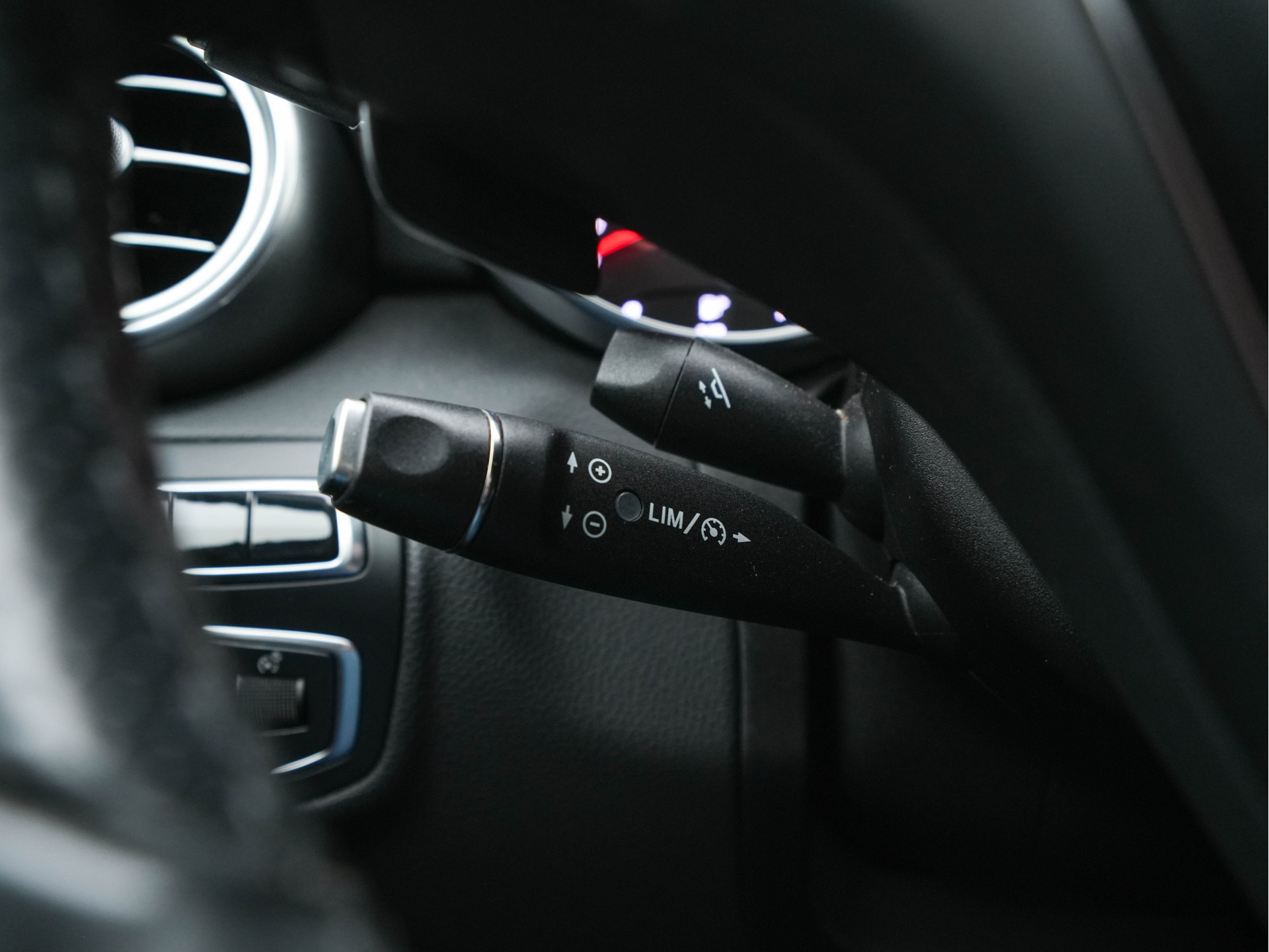 Mercedes-Benz C-klasse Estate 350 e Lease Edition Plug-in (INCL-BTW) Aut. *LUXURY-LEATHER | NAVI-FULLMAP | SHIFT-PADDLES | MEMORY-PACK | HEATED-SPORTSEATS | FULL-LED | CAMERA | CRUISE | AMBIENT-LIGHT | AIRMATIC | 17"ALU*