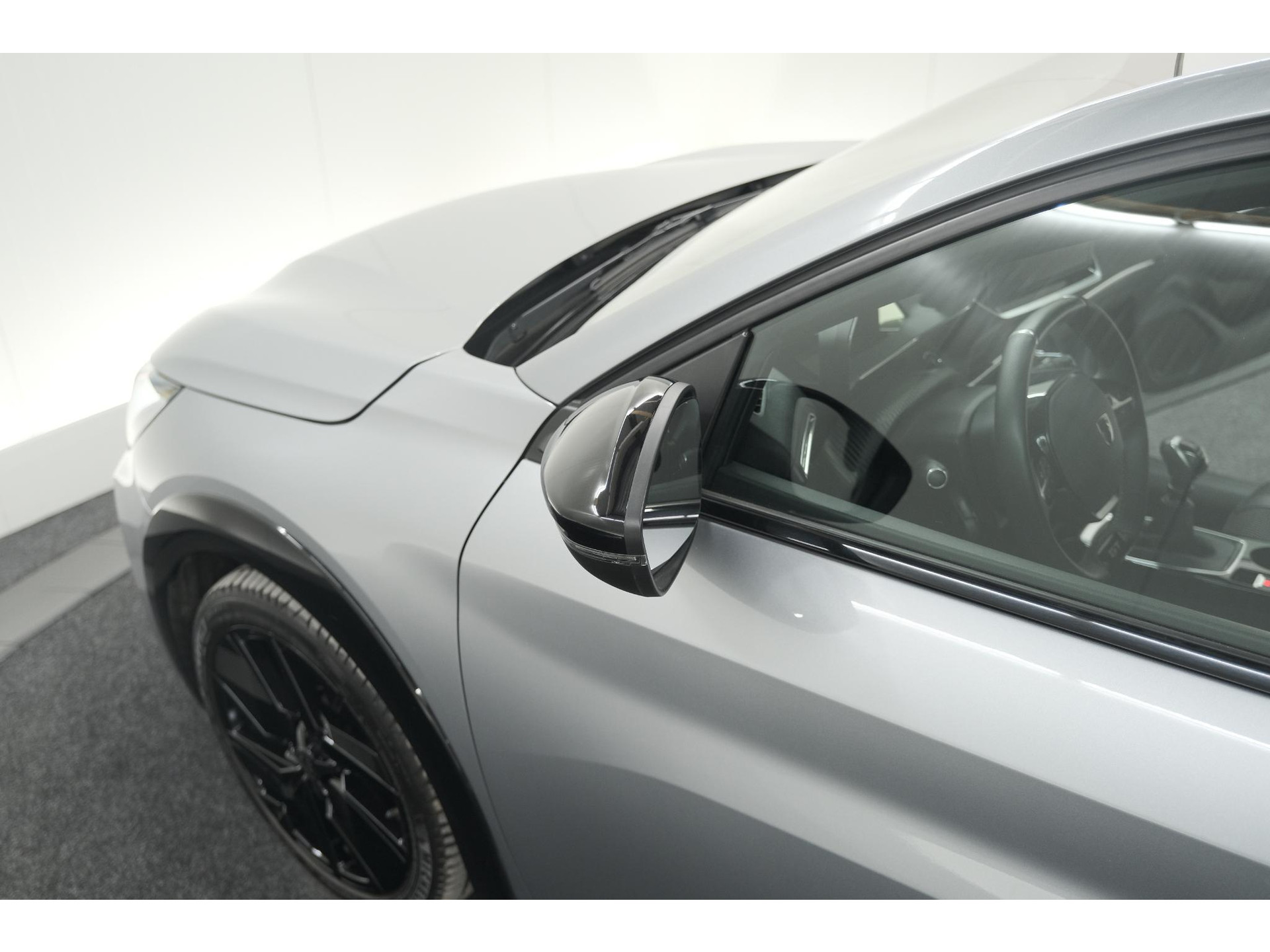 Peugeot 208 PureTech 100 GT Dark Edition | Camera | Navigatie | Apple Carplay | Parkeersensoren