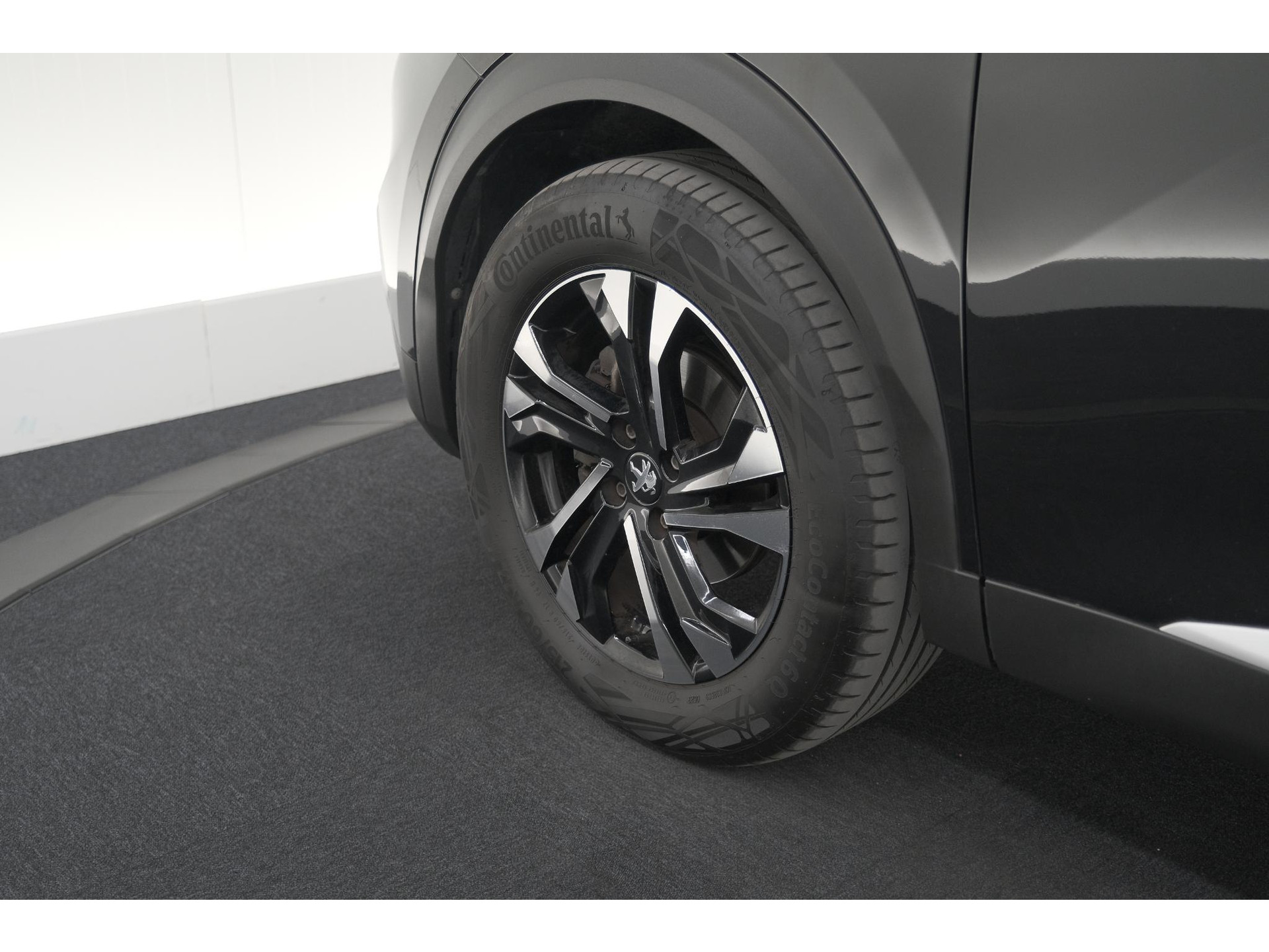 Peugeot 2008 PureTech Allure Pack | Navigatie | Parkeersensoren | Apple Carplay