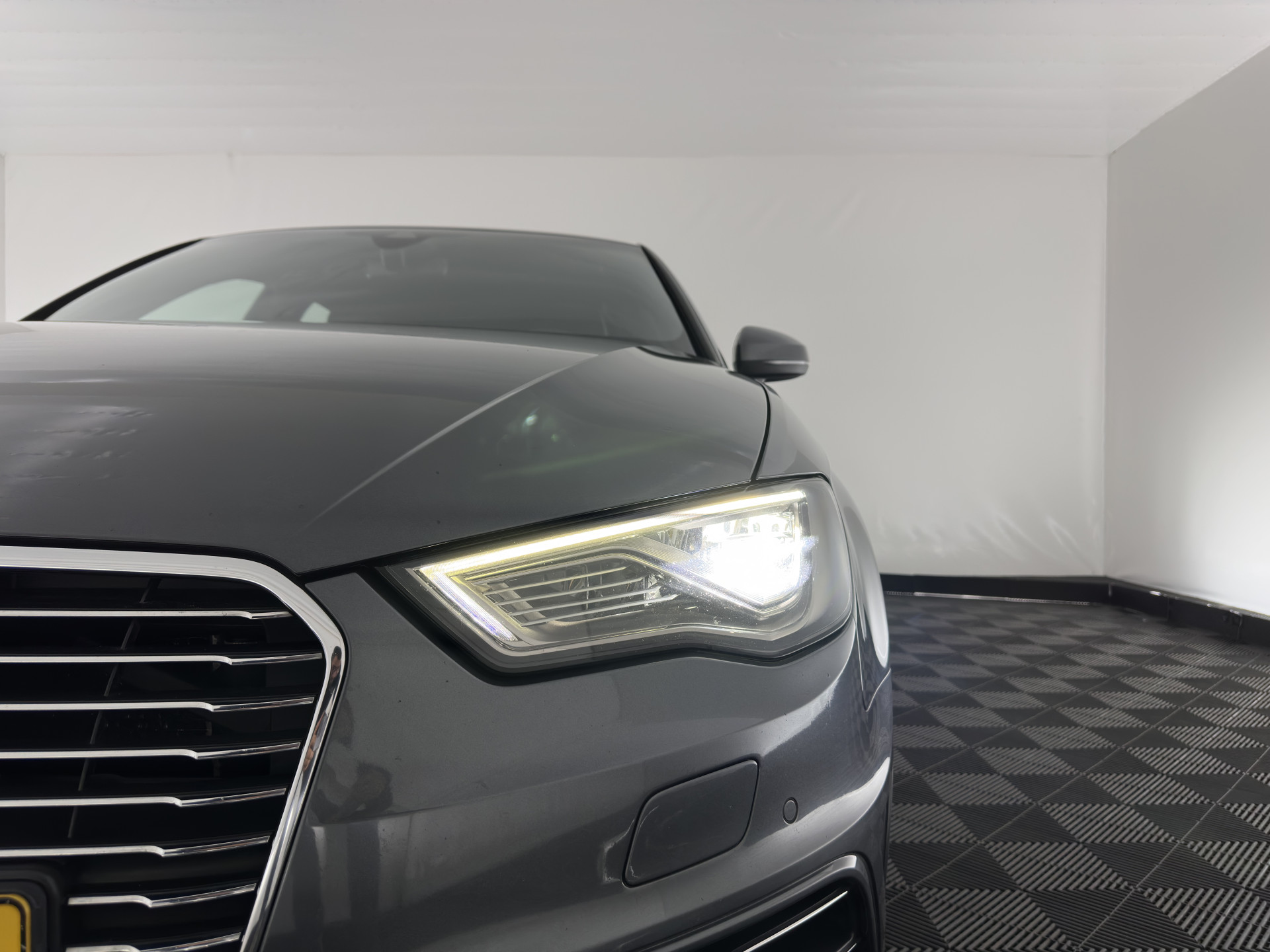 Audi A3 Sportback 1.4 e-tron Plug-In Pro Line plus Aut. *LEATHER-FABRIC | FULL-LED | NAVI-FULLMAP | KEYLESS | SPORT-SEATS | AUDI-SOUND | TOWBAR | 17''ALU*