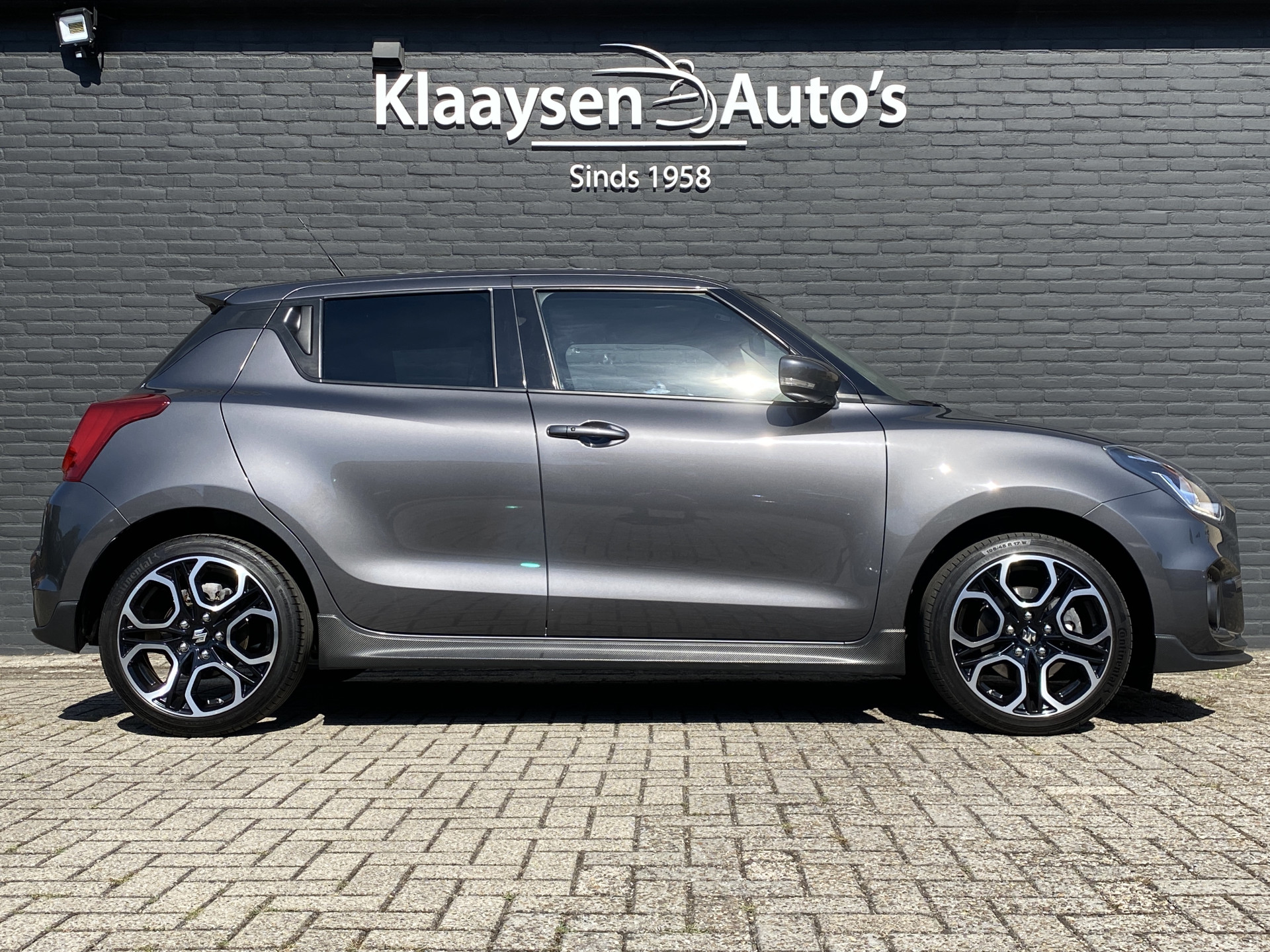 Suzuki Swift 1.4 Sport Smart Hybrid | 1e eigenaar | dealer onderhouden | navigatie | sportstoelen | camera | carplay