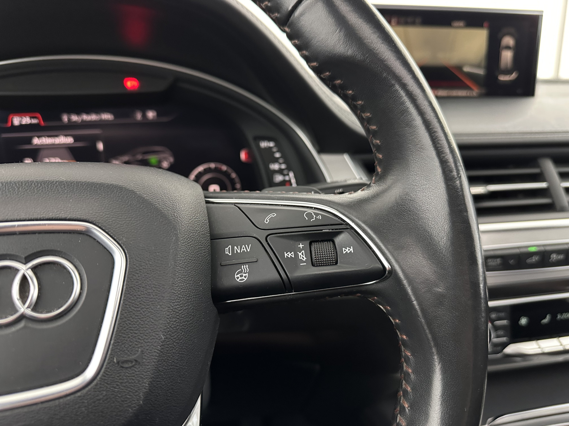 Audi Q7 3.0 TDI e-tron Quattro Sport (Plug-In) Aut. *PANO | LEATHER | ADAPTIVE-CRUISE | MATRIX-LED | BOSE-AUDIO | BLINDSPOT | MEMORY-PACK | DIGI-COCKPIT | HEATED-SPORTSEATS | NAVI-FULLMAP | CAMERA | HEAD-UP | SHIFTPADDLES | TOWBAR | 21"*