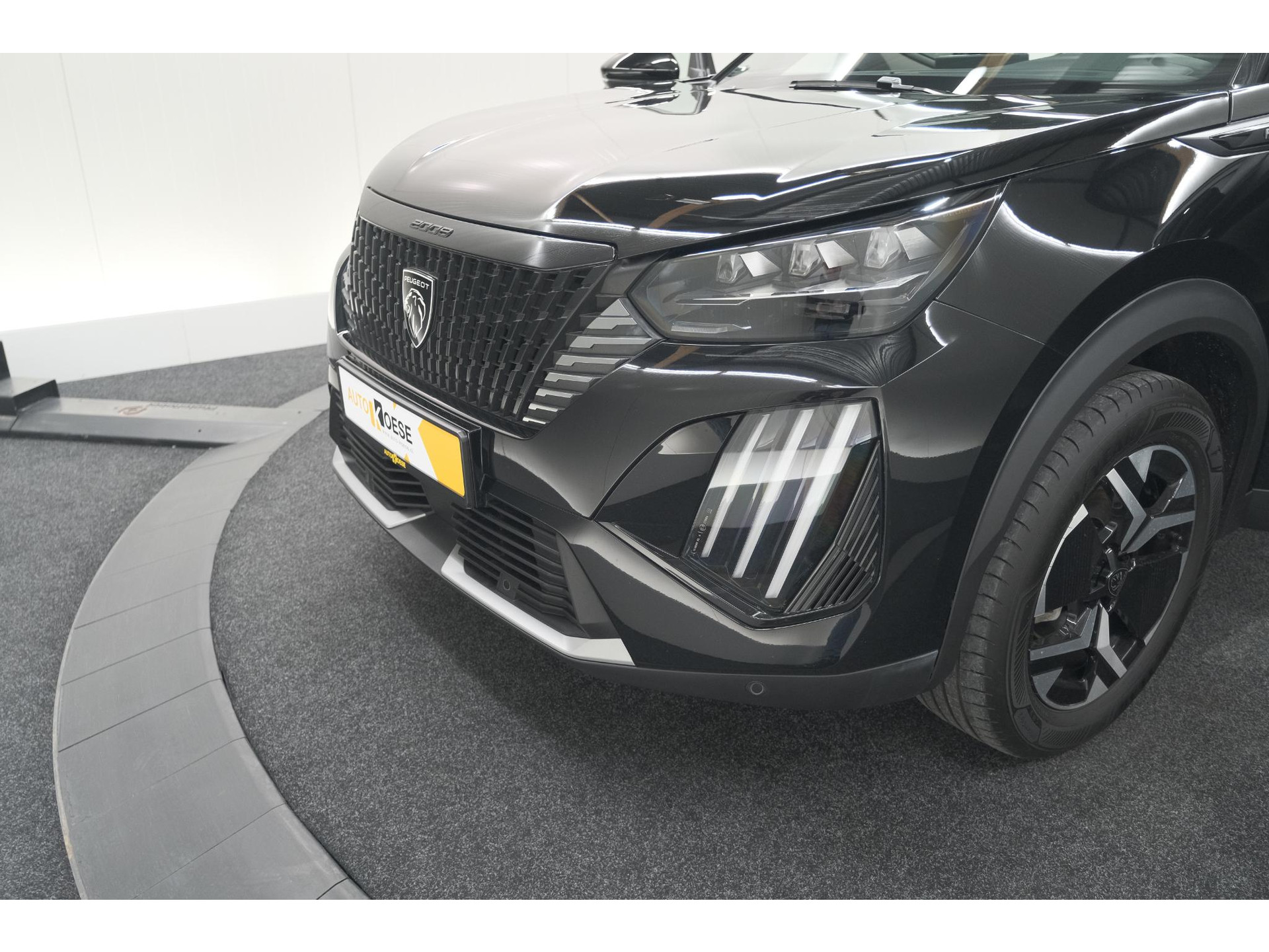 Peugeot 2008 PureTech 130 EAT8 GT | Camera | Parkeersensoren | Apple Carplay